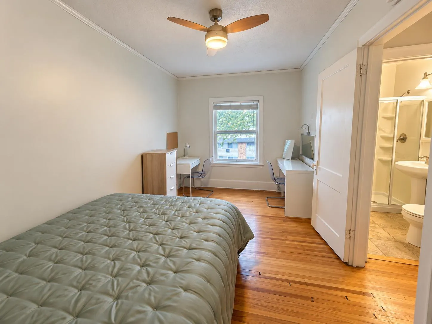 Photo 9 of 2739 Girard S Avenue Unit 304