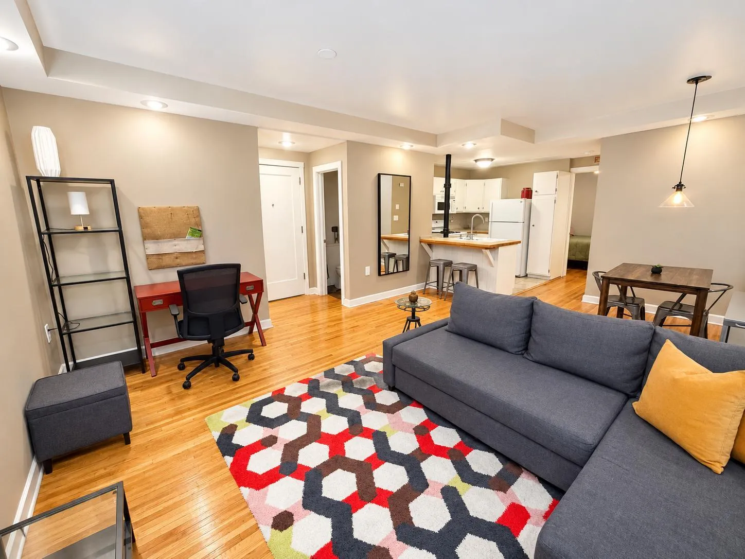 Photo 4 of 2739 Girard S Avenue Unit 304