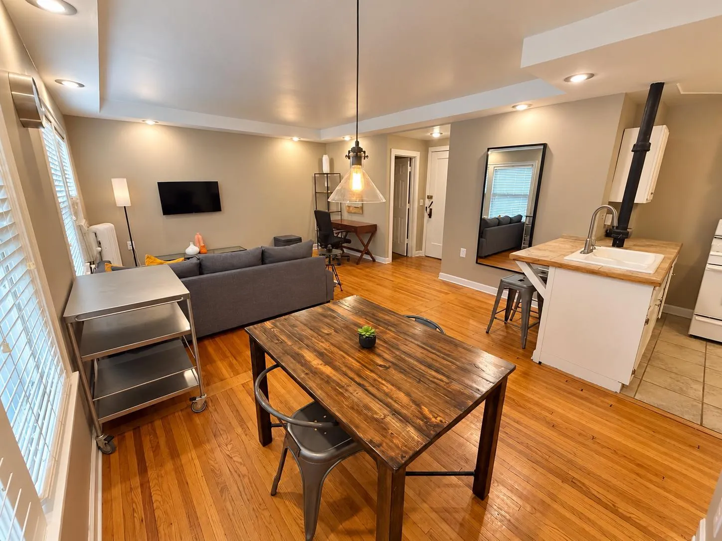 Photo 5 of 2739 Girard S Avenue Unit 304