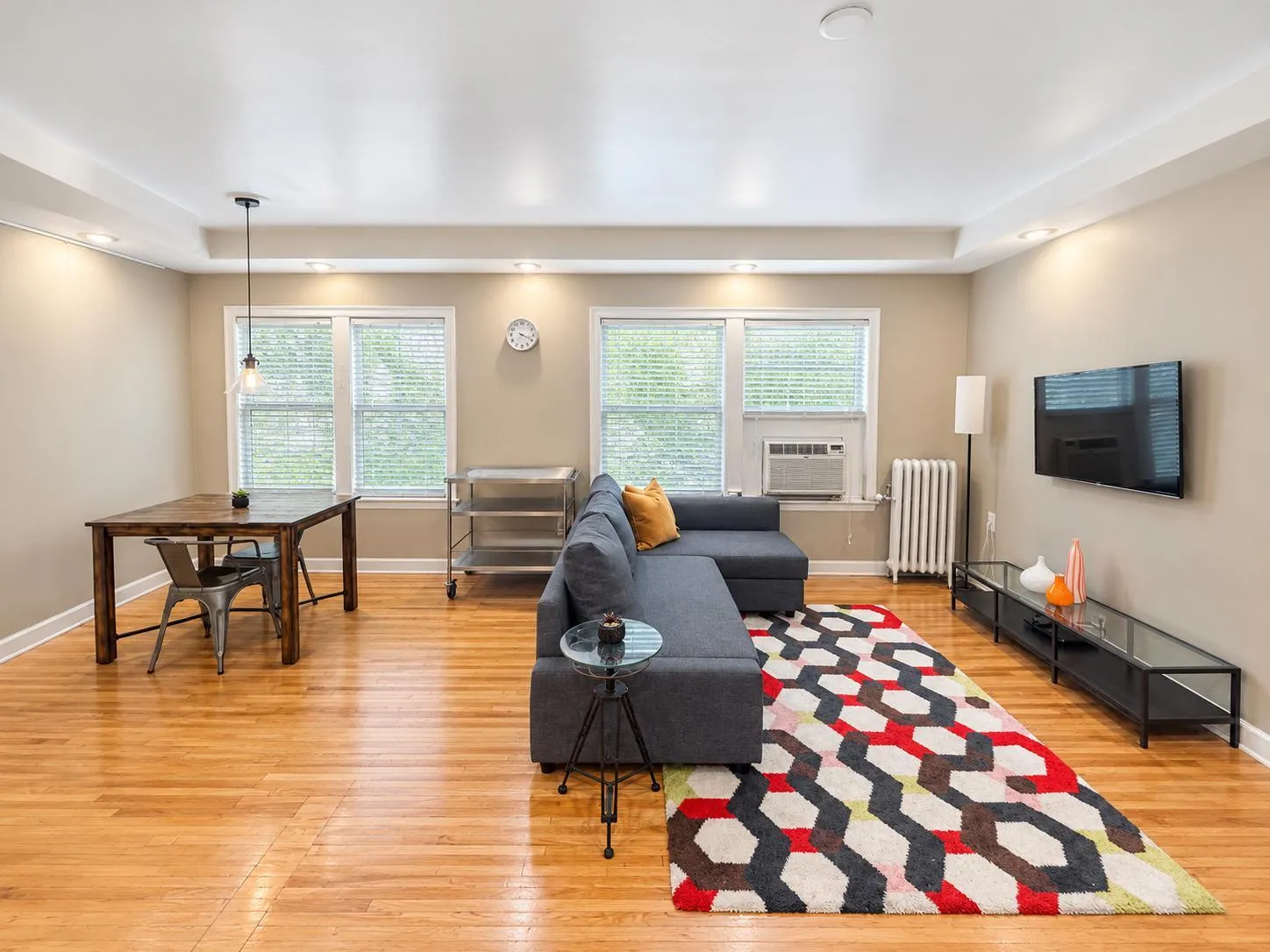 Photo 3 of 2739 Girard S Avenue Unit 304