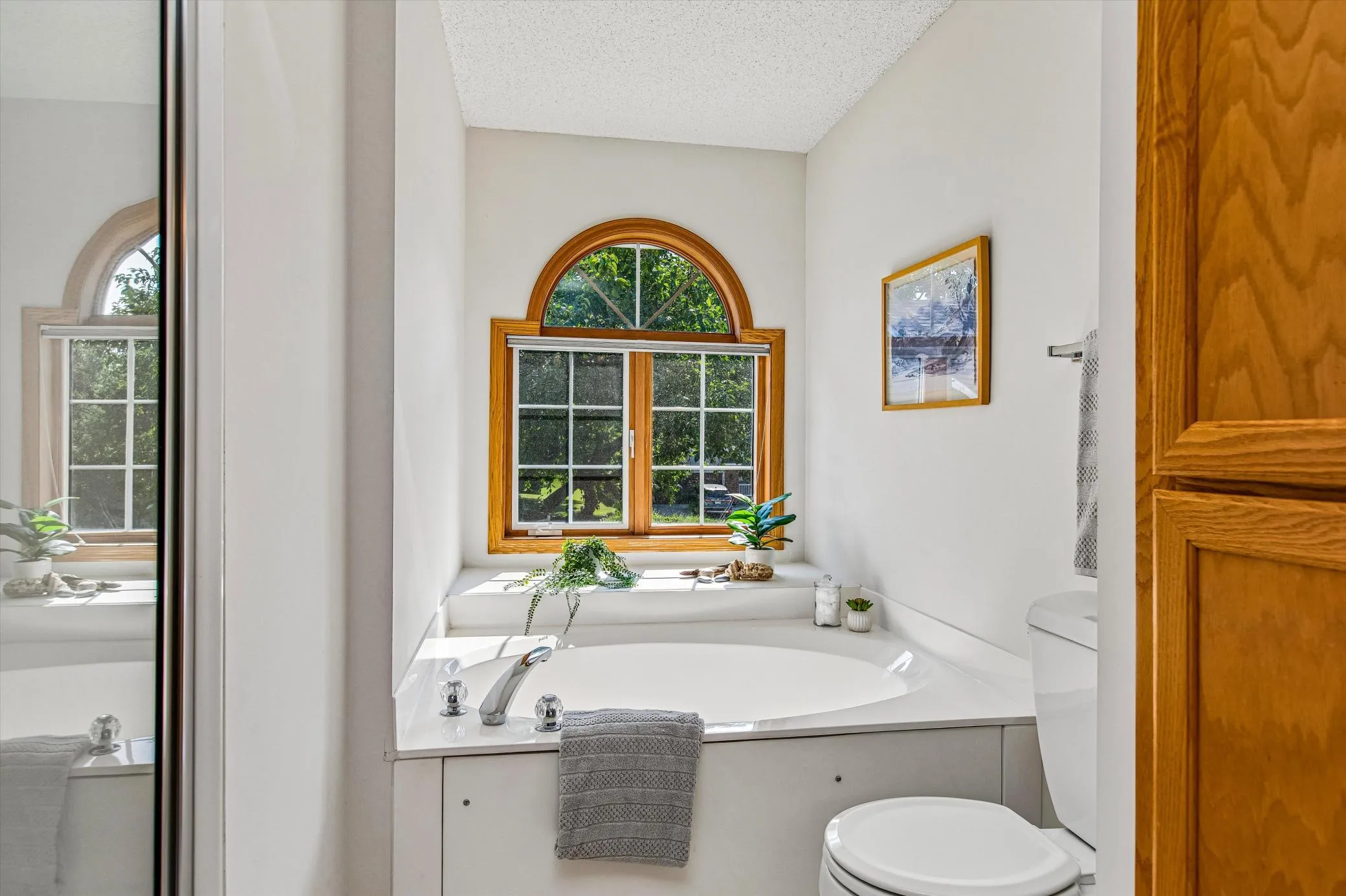 Photo 20 of 808 Winterberry Drive