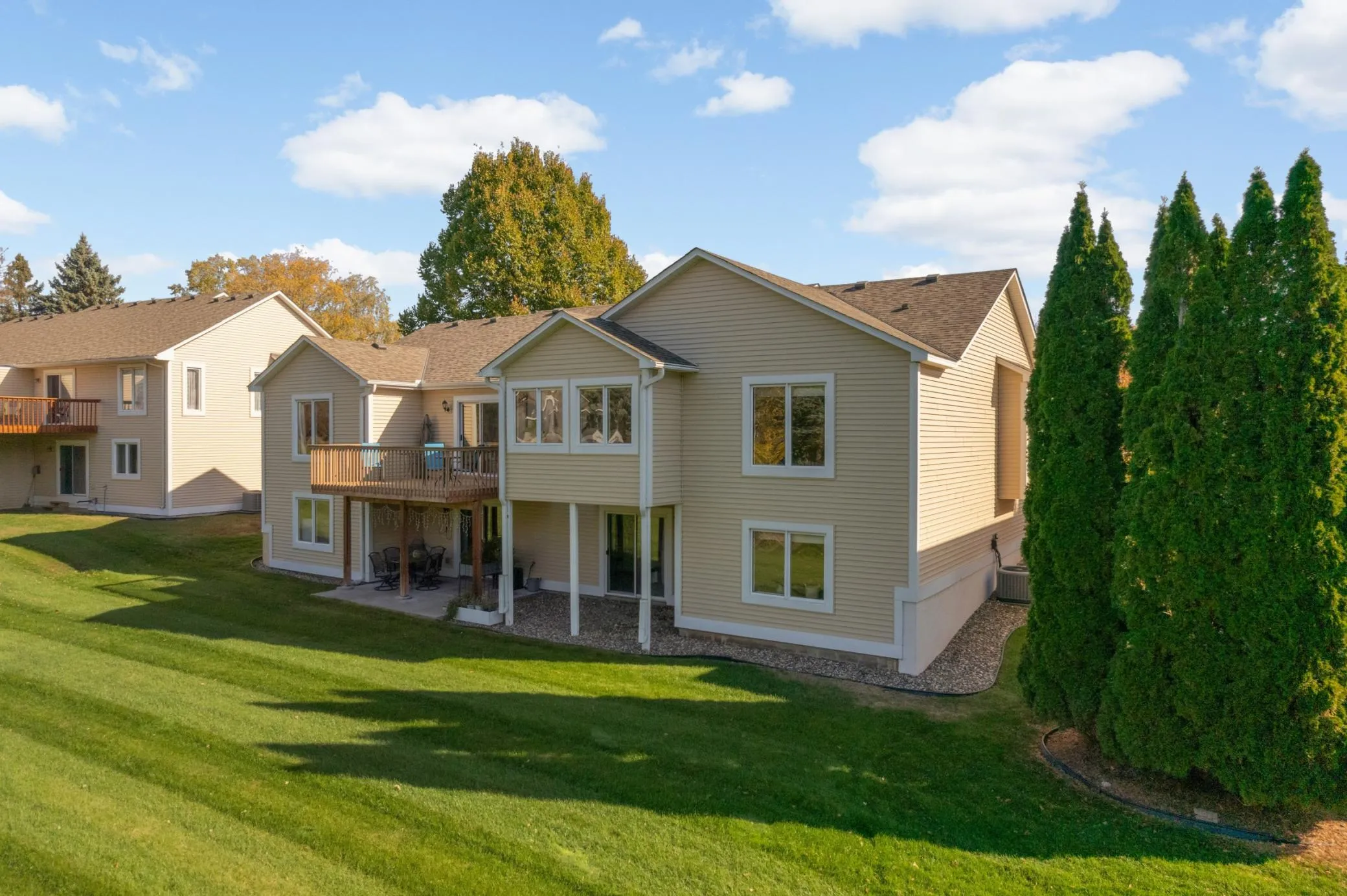 Photo 2 of 808 Winterberry Drive