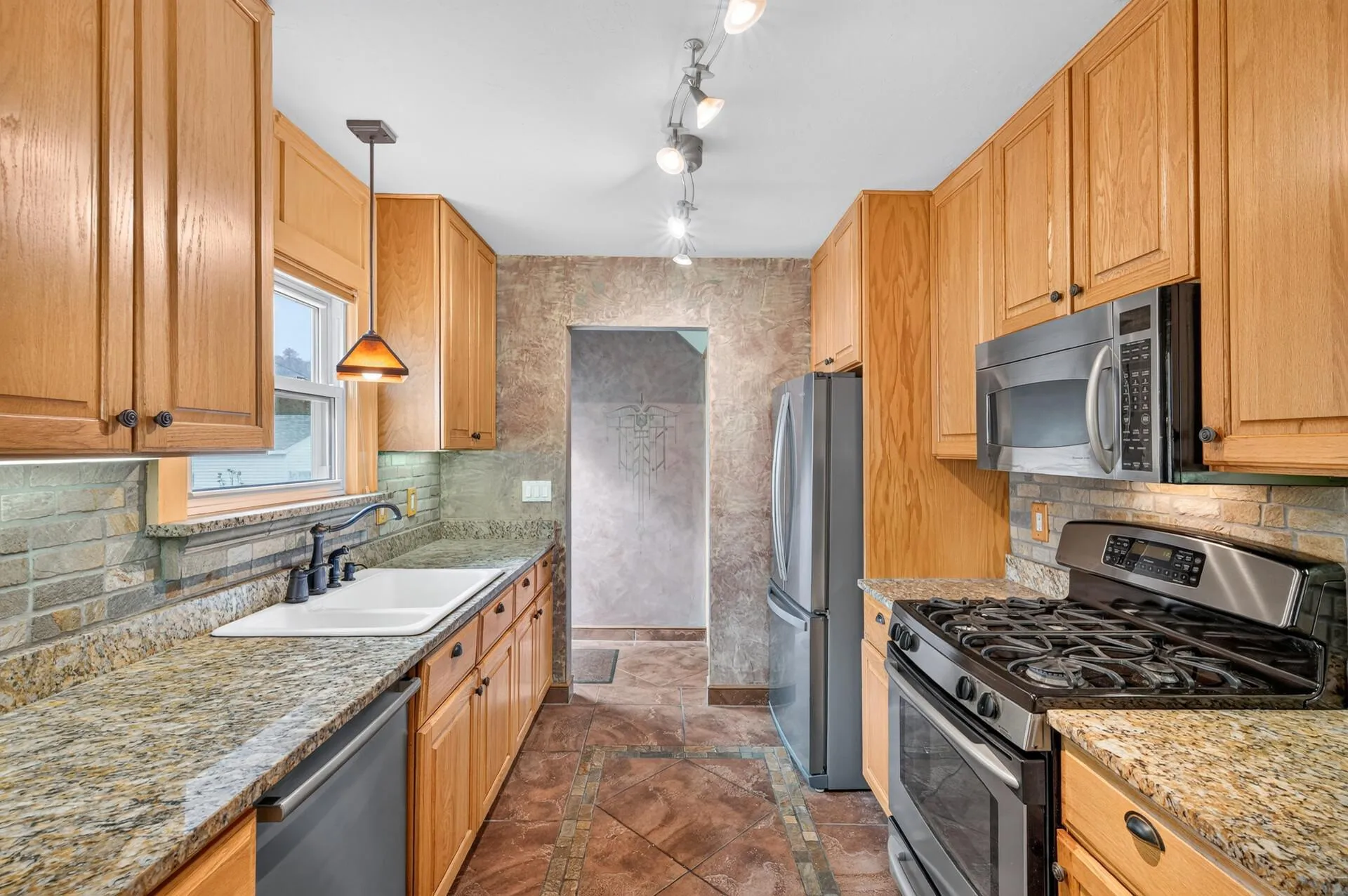 Photo 4 of 242 5th N Avenue