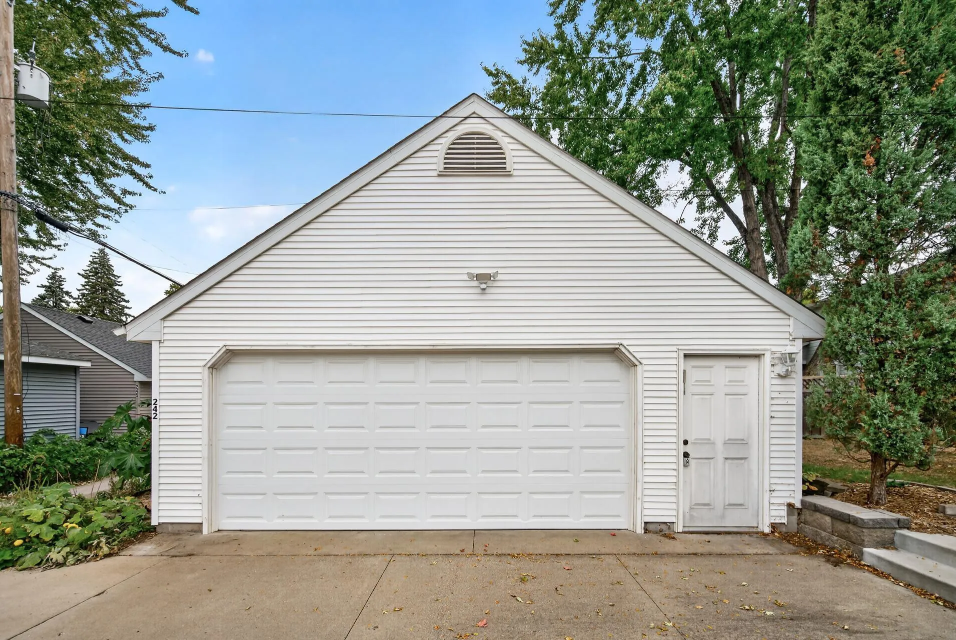 Photo 74 of 242 5th N Avenue
