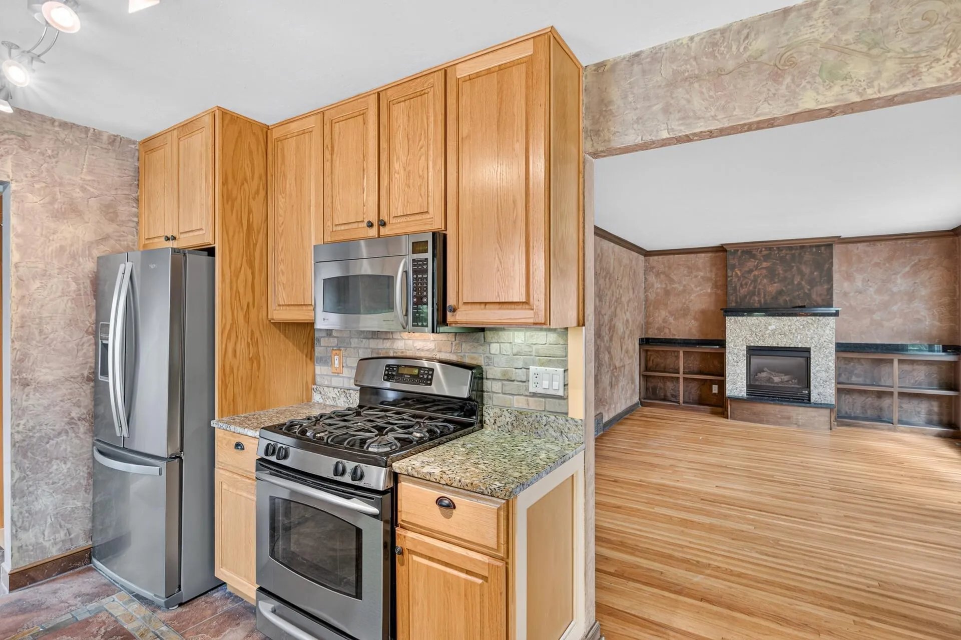 Photo 5 of 242 5th N Avenue