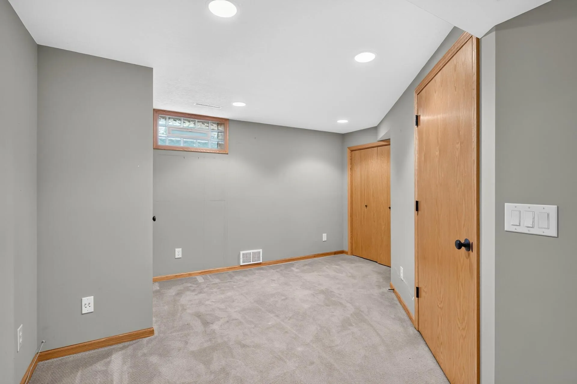 Photo 56 of 242 5th N Avenue