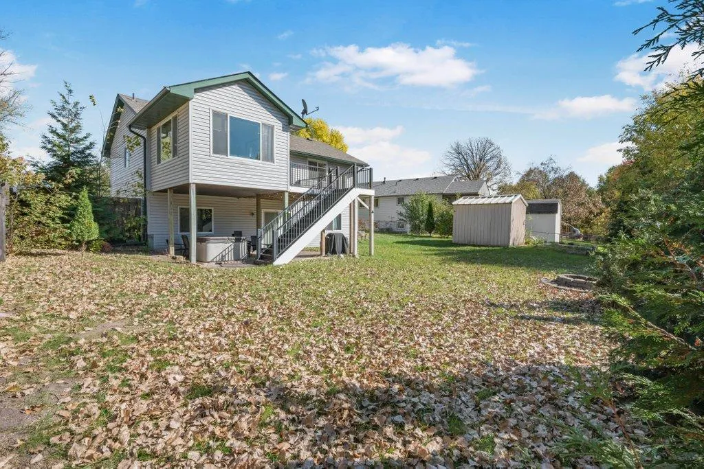 Photo 5 of 10560 Robinson Nw Drive