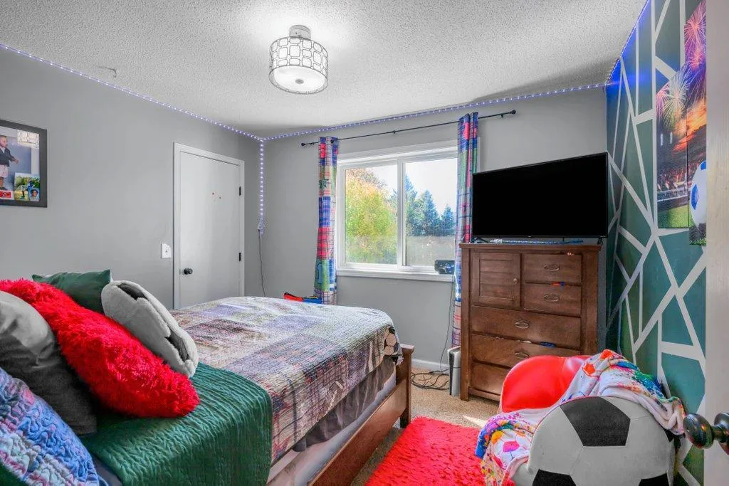 Photo 9 of 10560 Robinson Nw Drive
