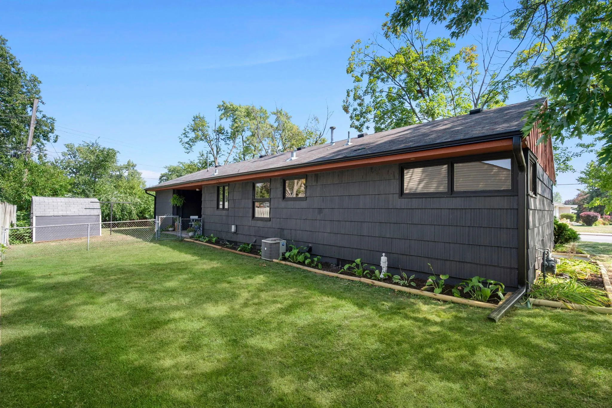 Photo 60 of 914 W 82nd Street