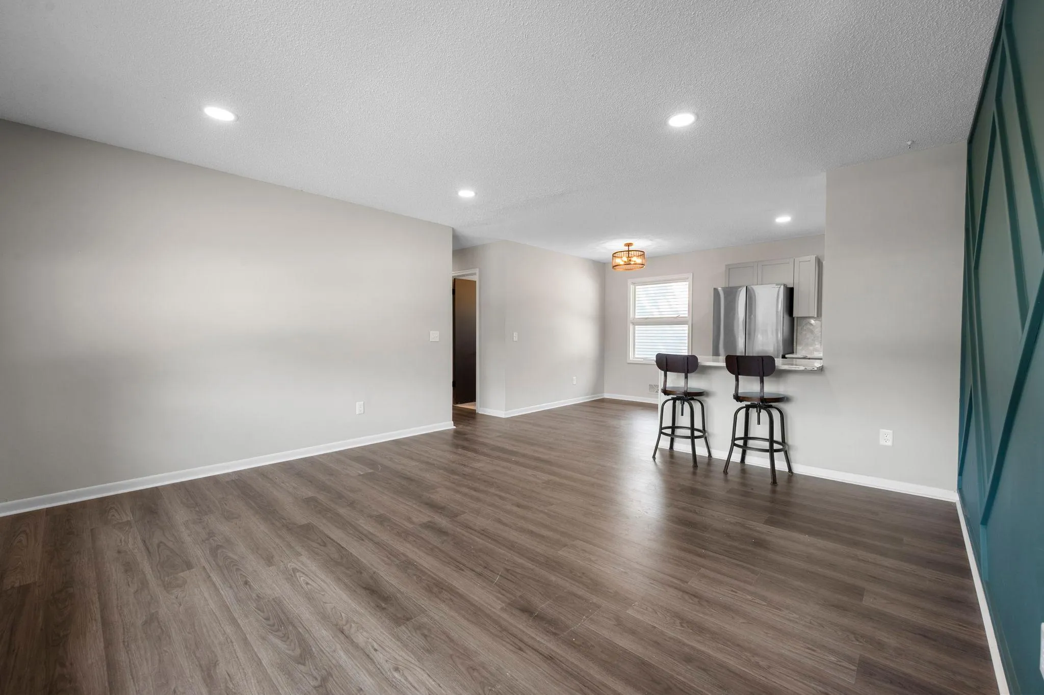 Photo 14 of 914 W 82nd Street