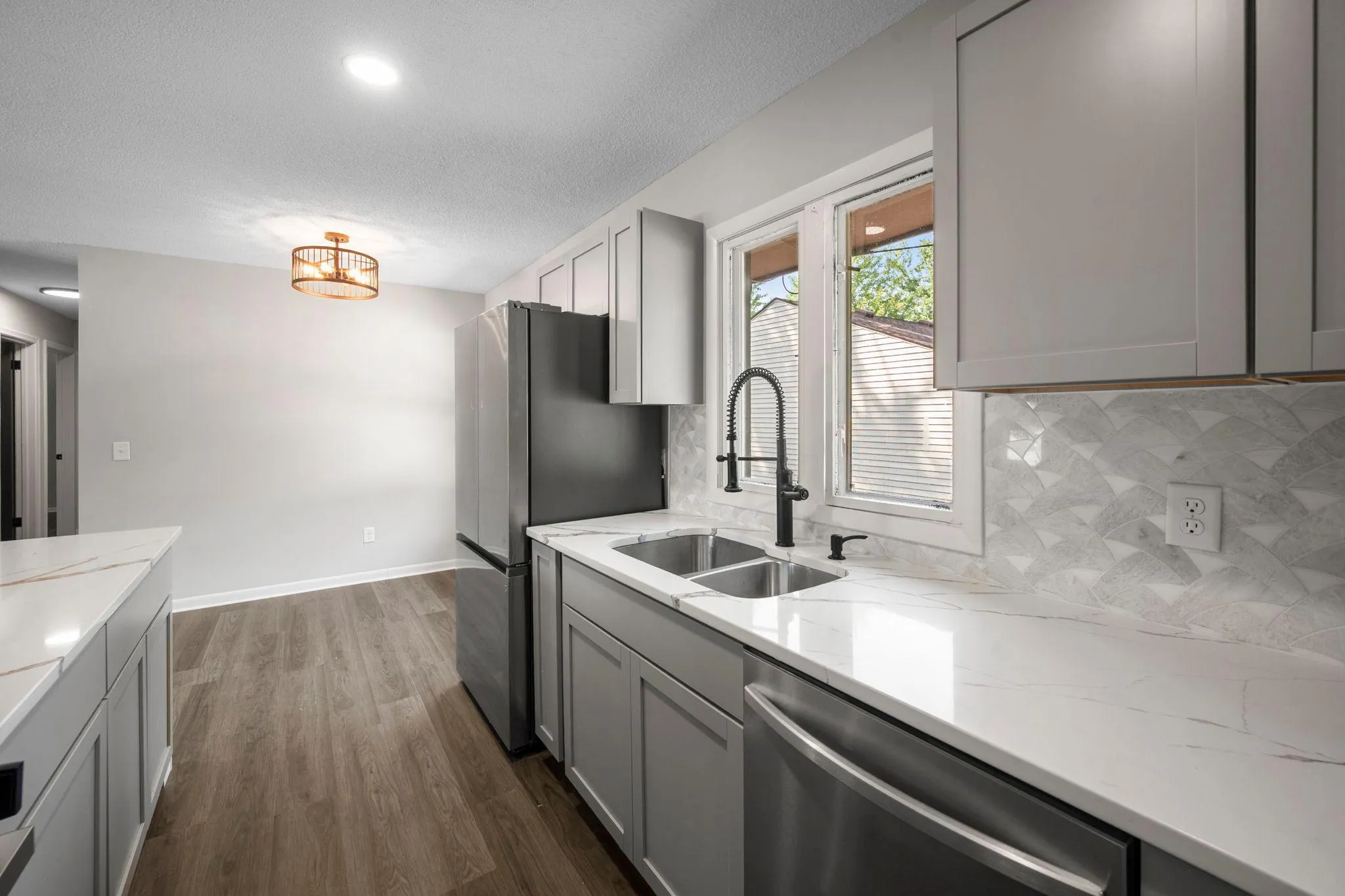 Photo 21 of 914 W 82nd Street