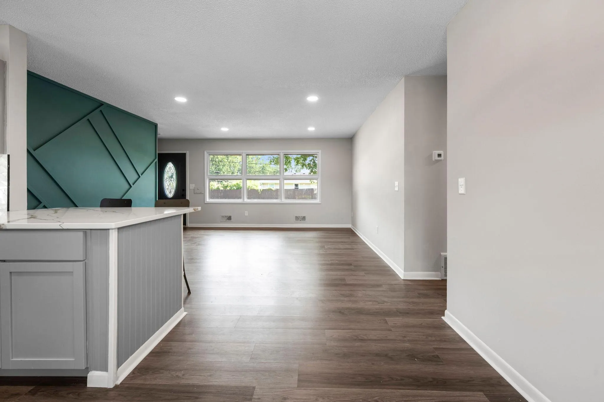 Photo 5 of 914 W 82nd Street