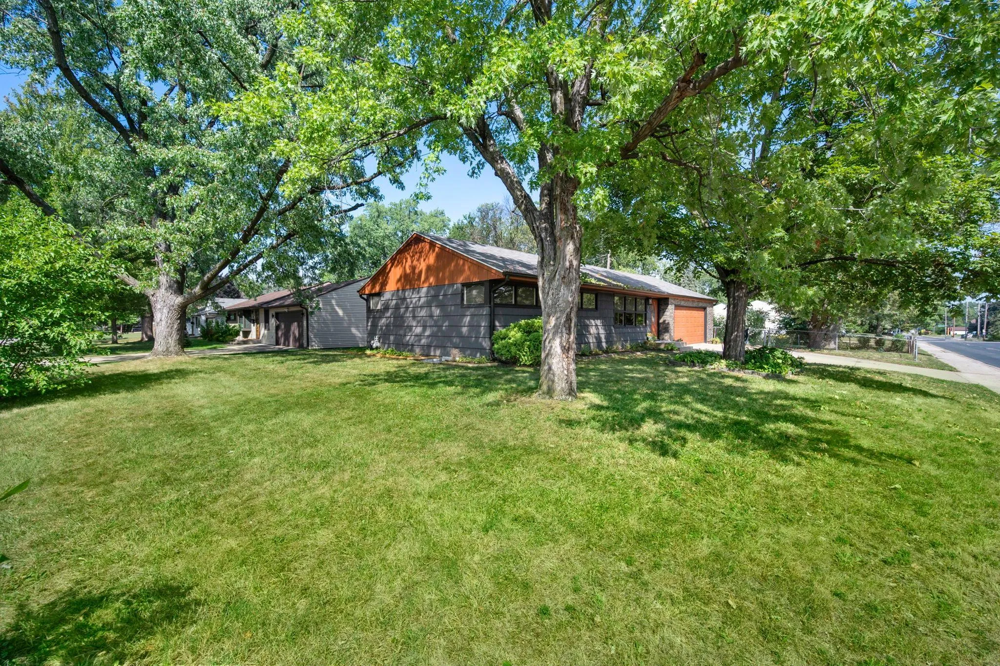 Photo 66 of 914 W 82nd Street