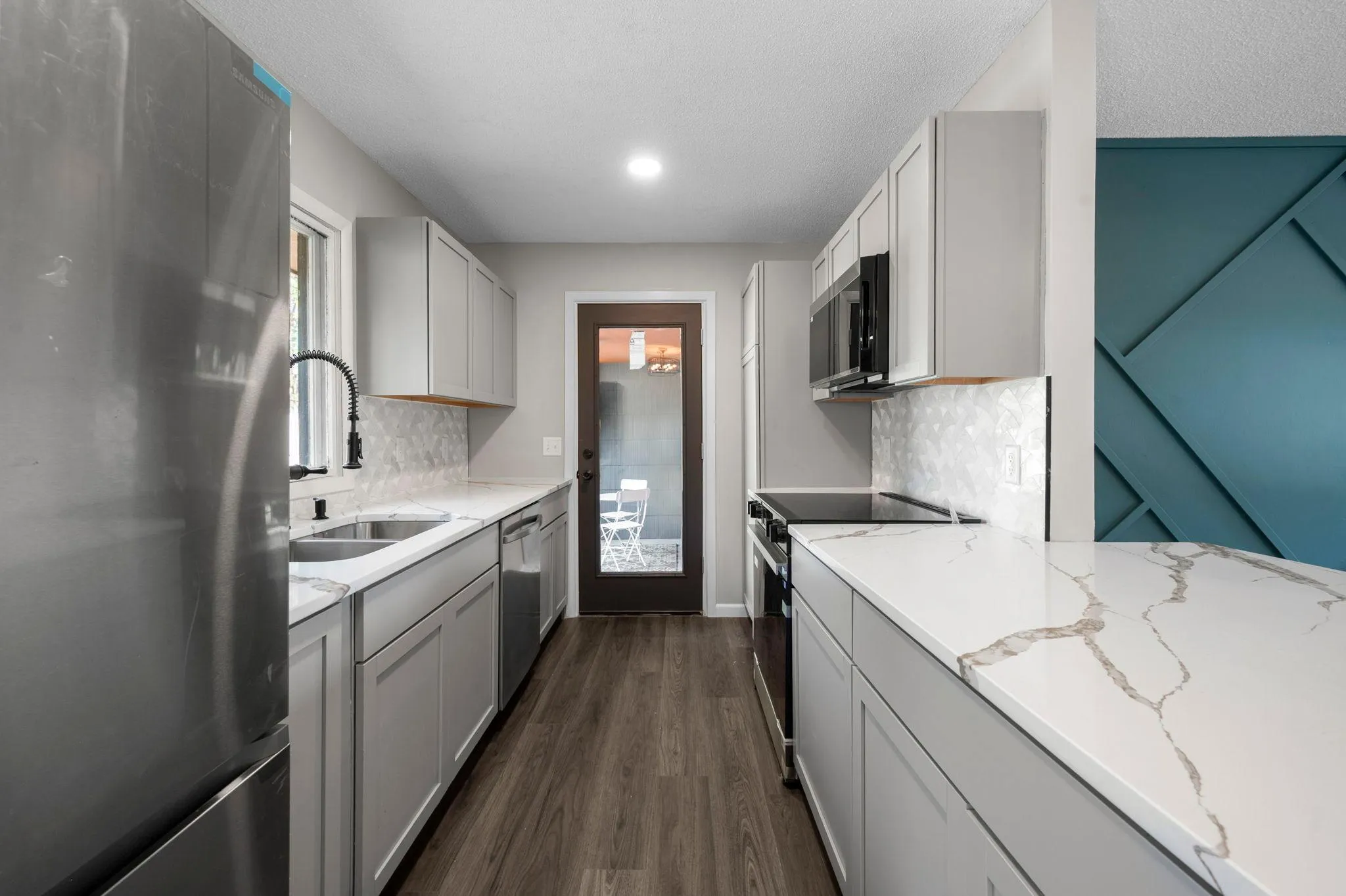 Photo 17 of 914 W 82nd Street