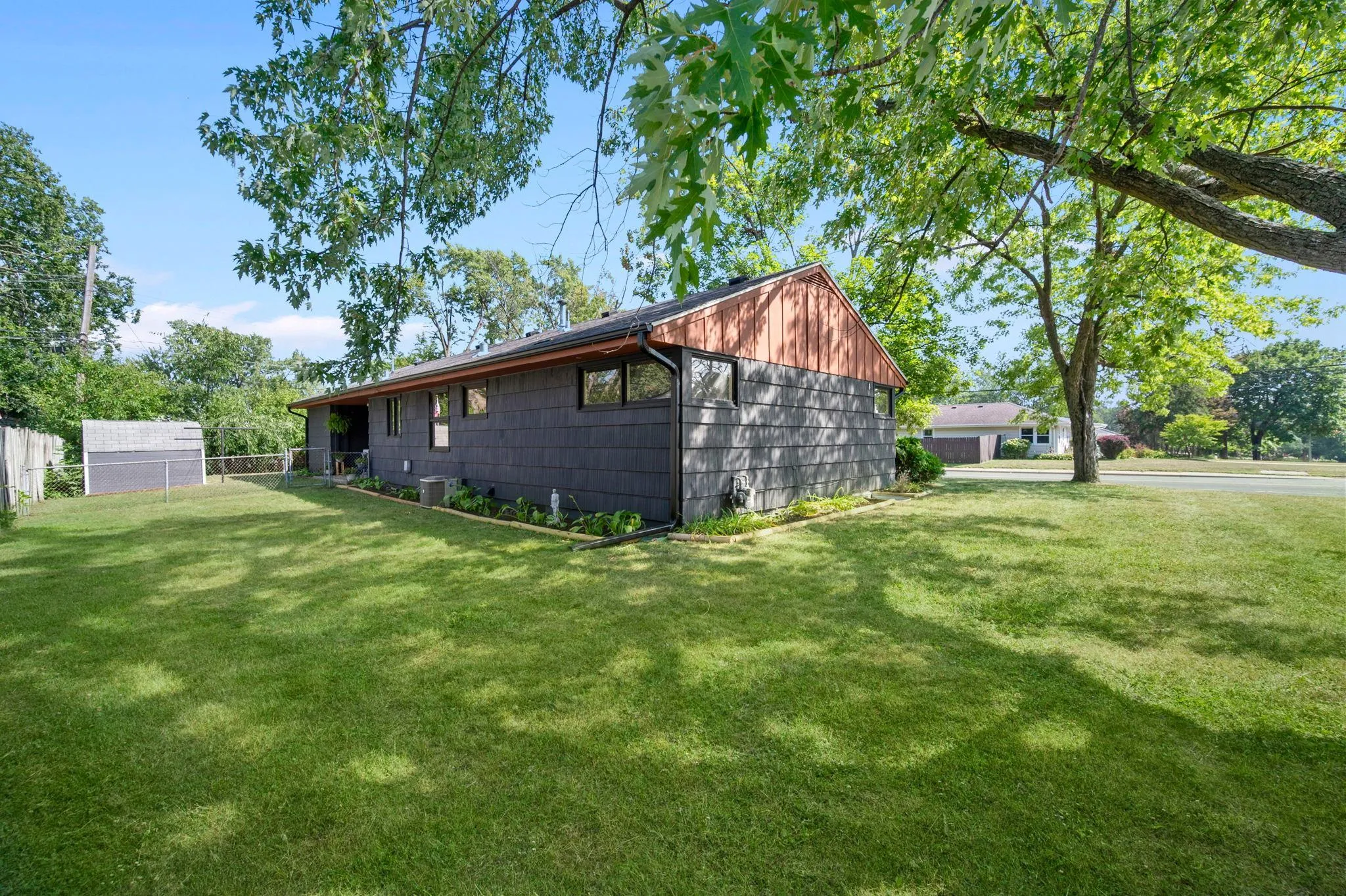 Photo 62 of 914 W 82nd Street
