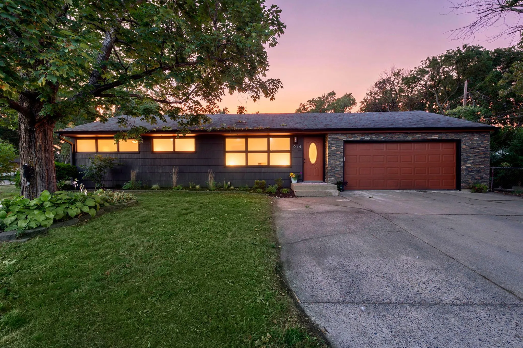 914 W 82nd Street