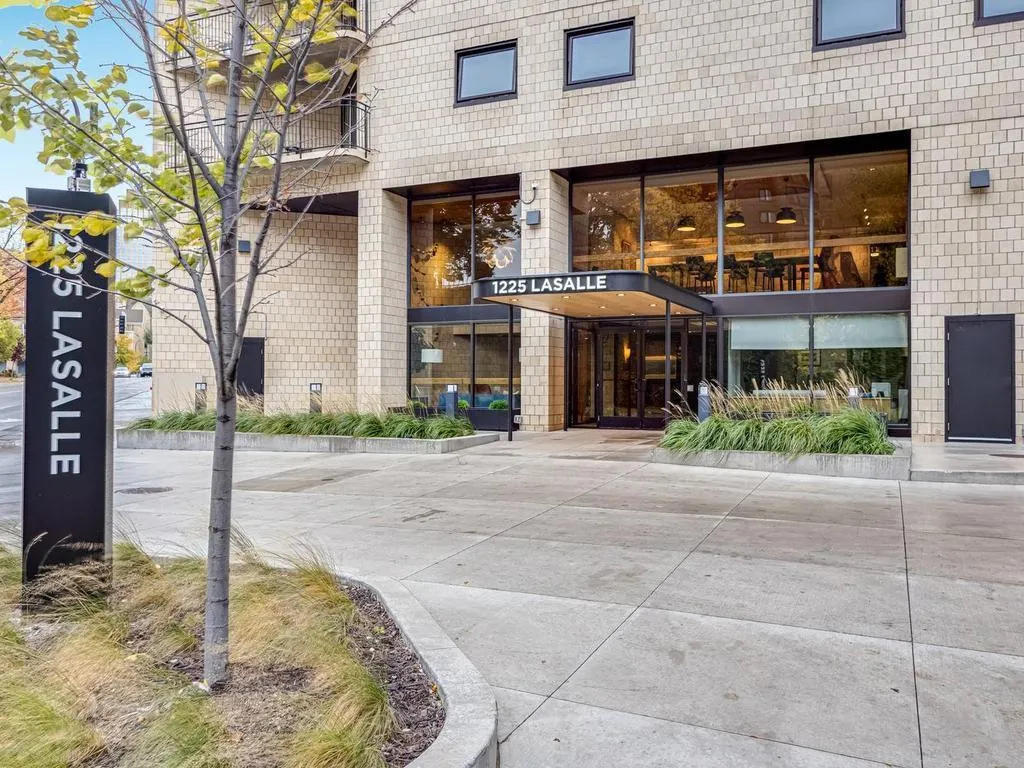 Photo 3 of 1225 Lasalle Avenue Unit 1503