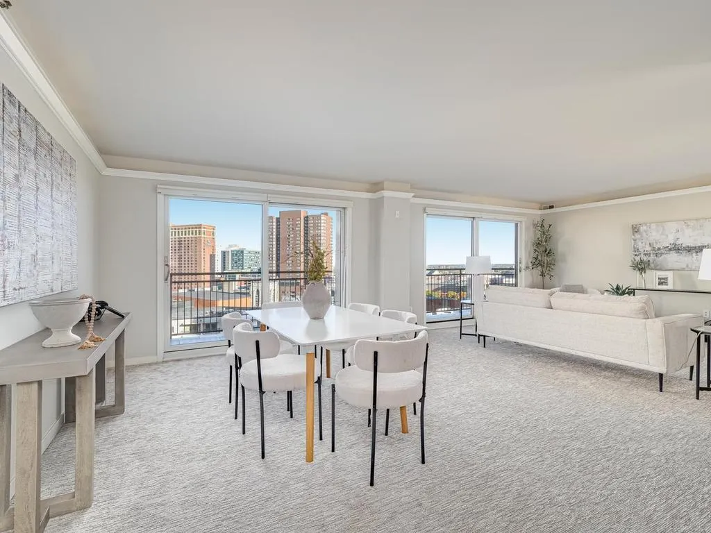Photo 11 of 1225 Lasalle Avenue Unit 1503