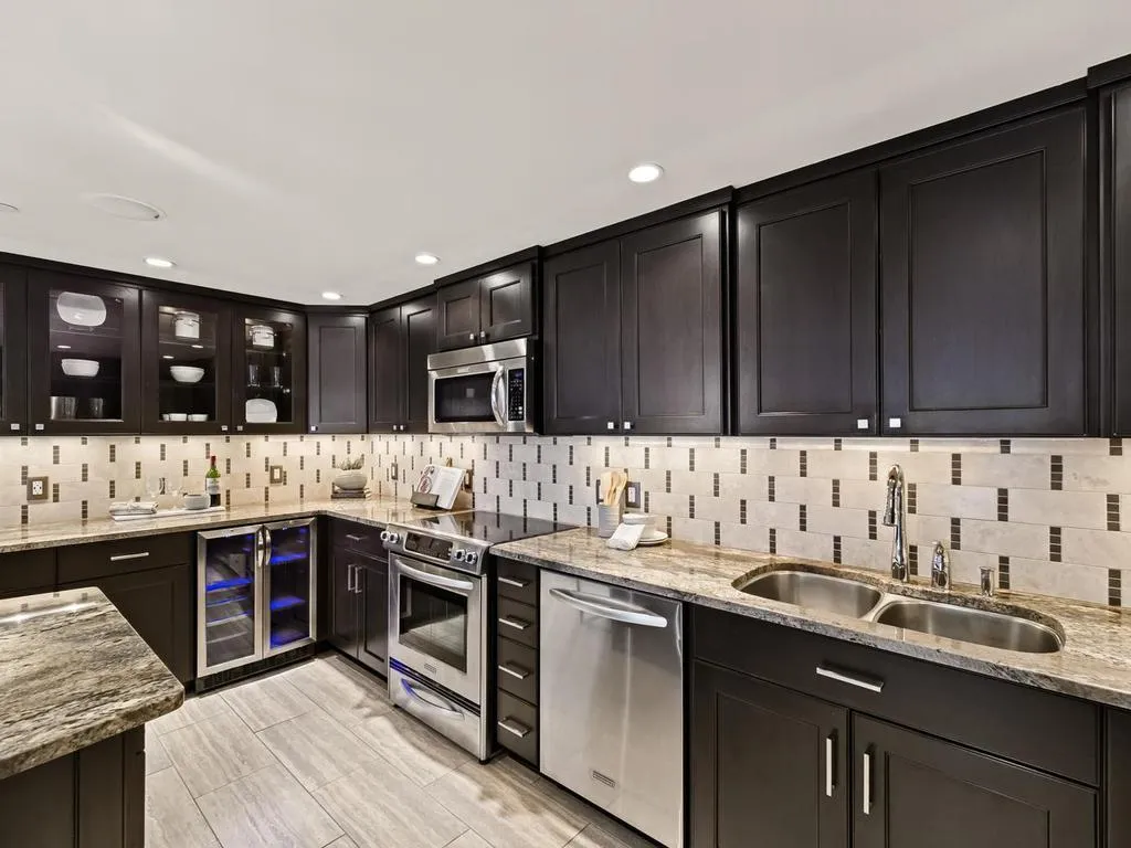 Photo 5 of 1225 Lasalle Avenue Unit 1503