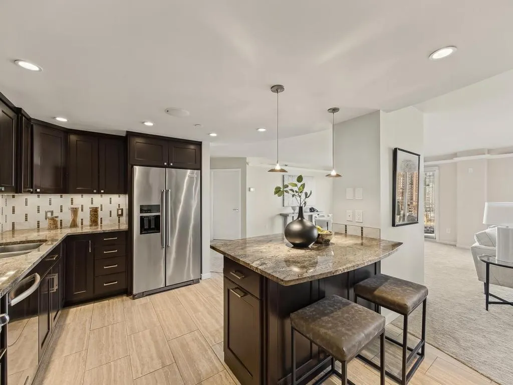 Photo 7 of 1225 Lasalle Avenue Unit 1503