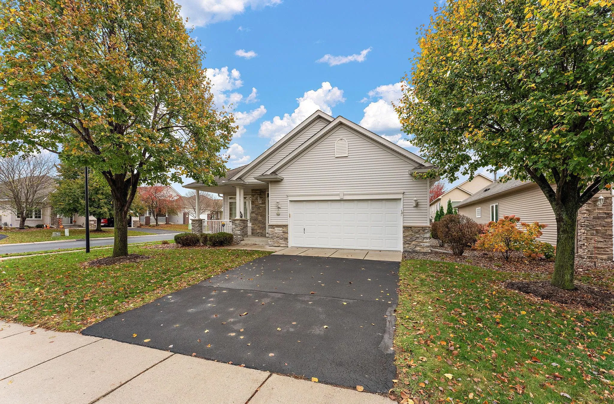 Photo 2 of 13564 Crossglenn Path