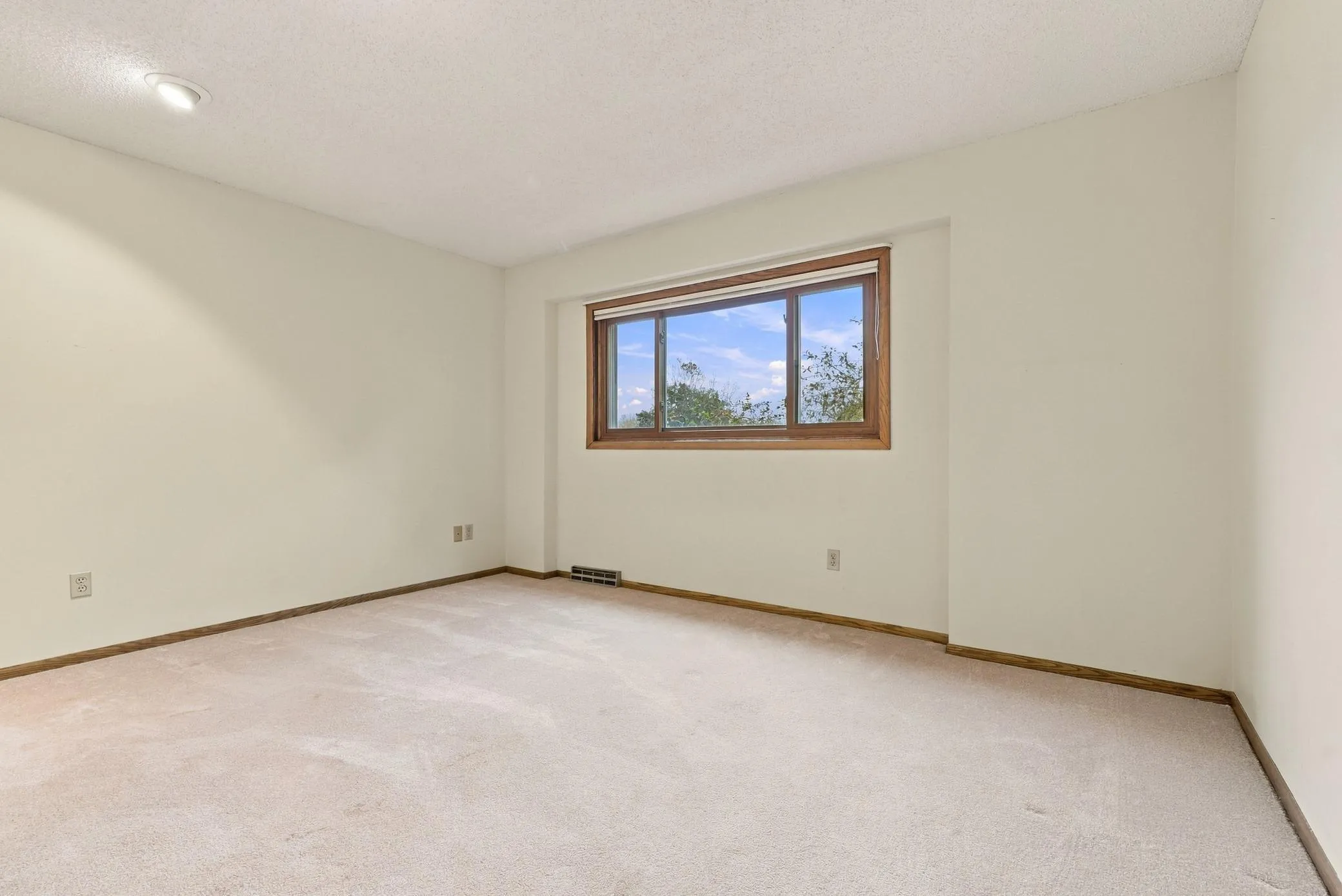 Photo 17 of 600 Chicago Drive