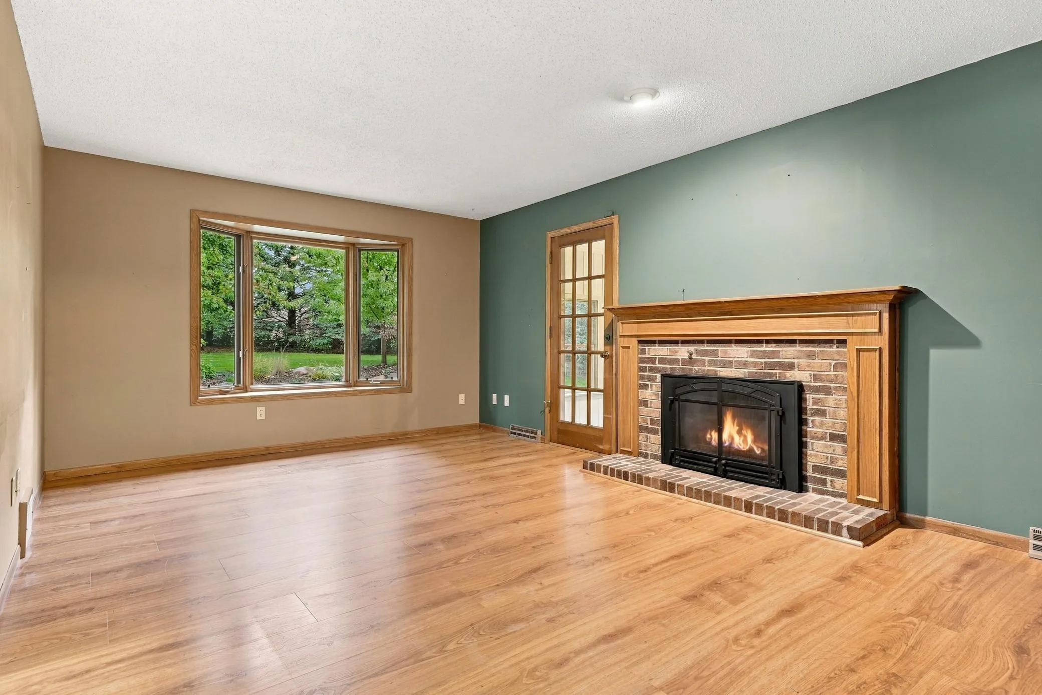 Photo 5 of 600 Chicago Drive