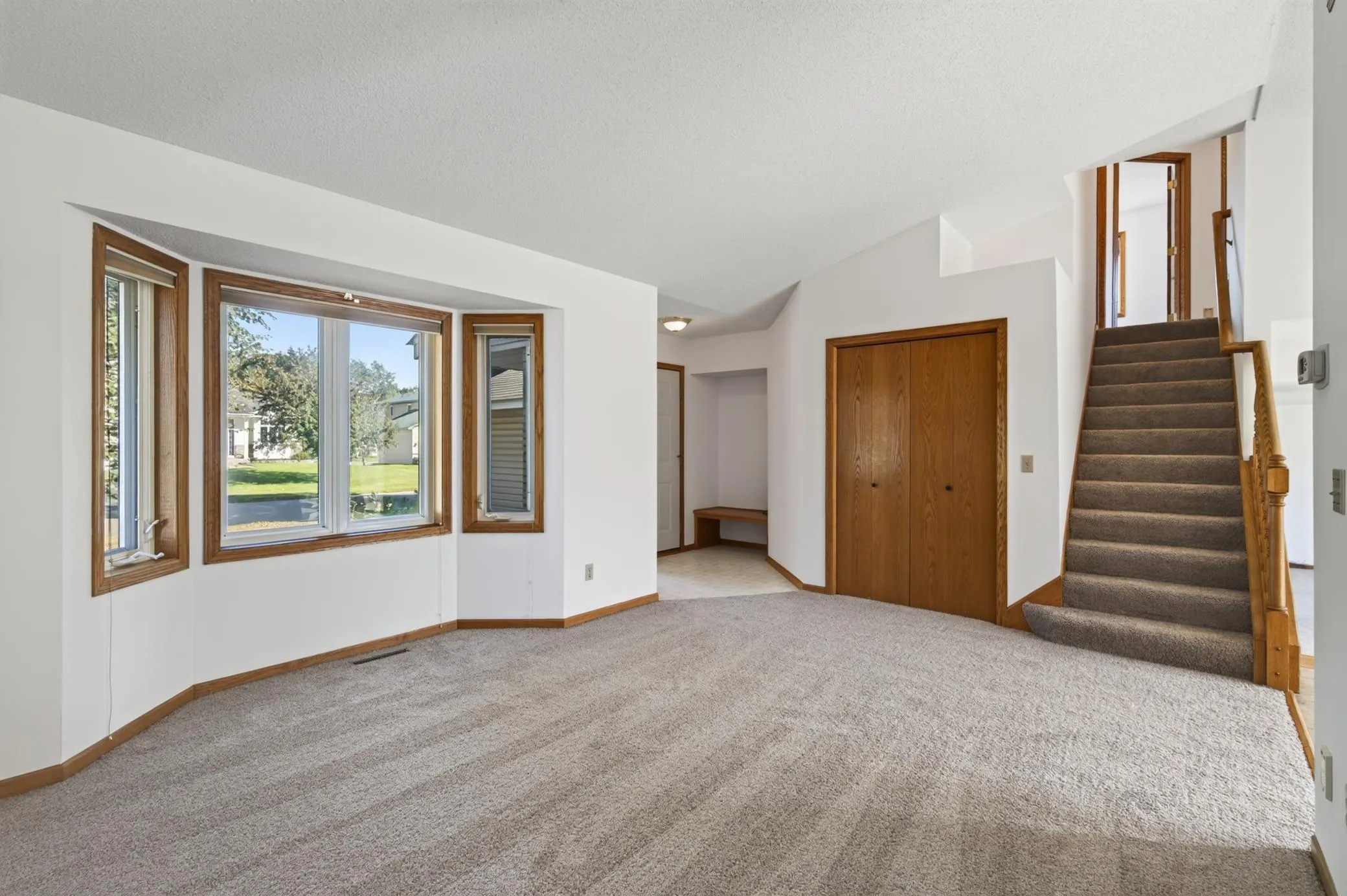 Photo 4 of 12380 Goodhue Ne Street