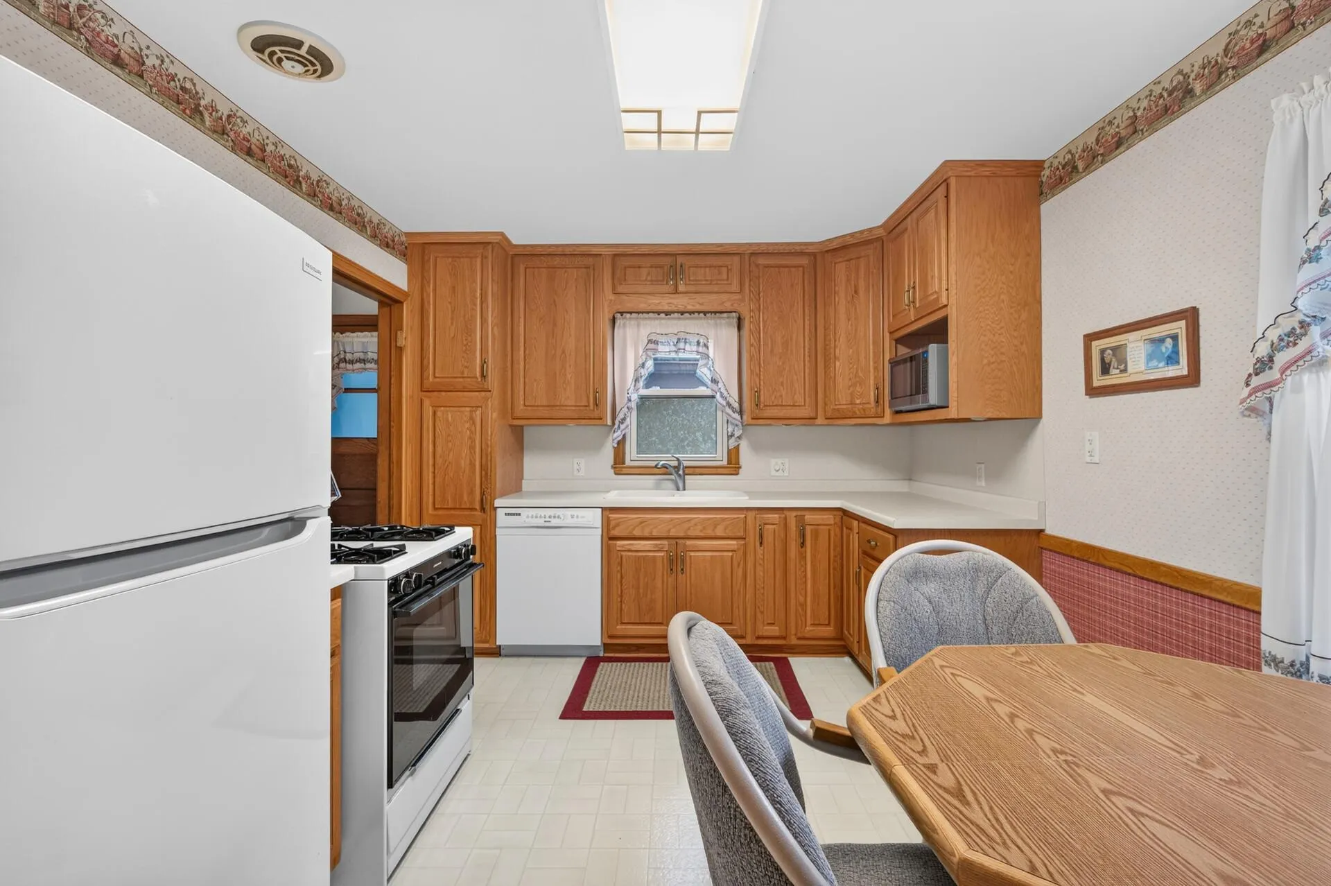 Photo 6 of 6308 James S Avenue