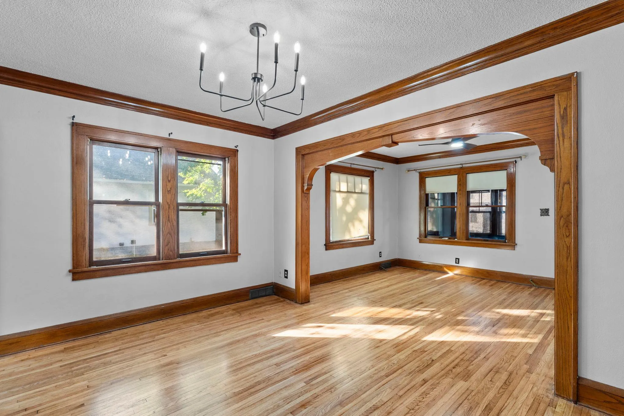 Photo 14 of 704 White Bear N Avenue
