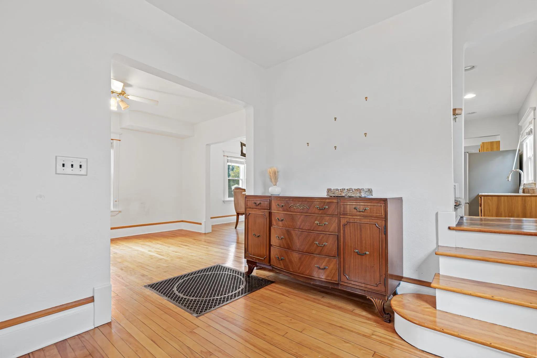 Photo 8 of 4326 Pleasant Avenue