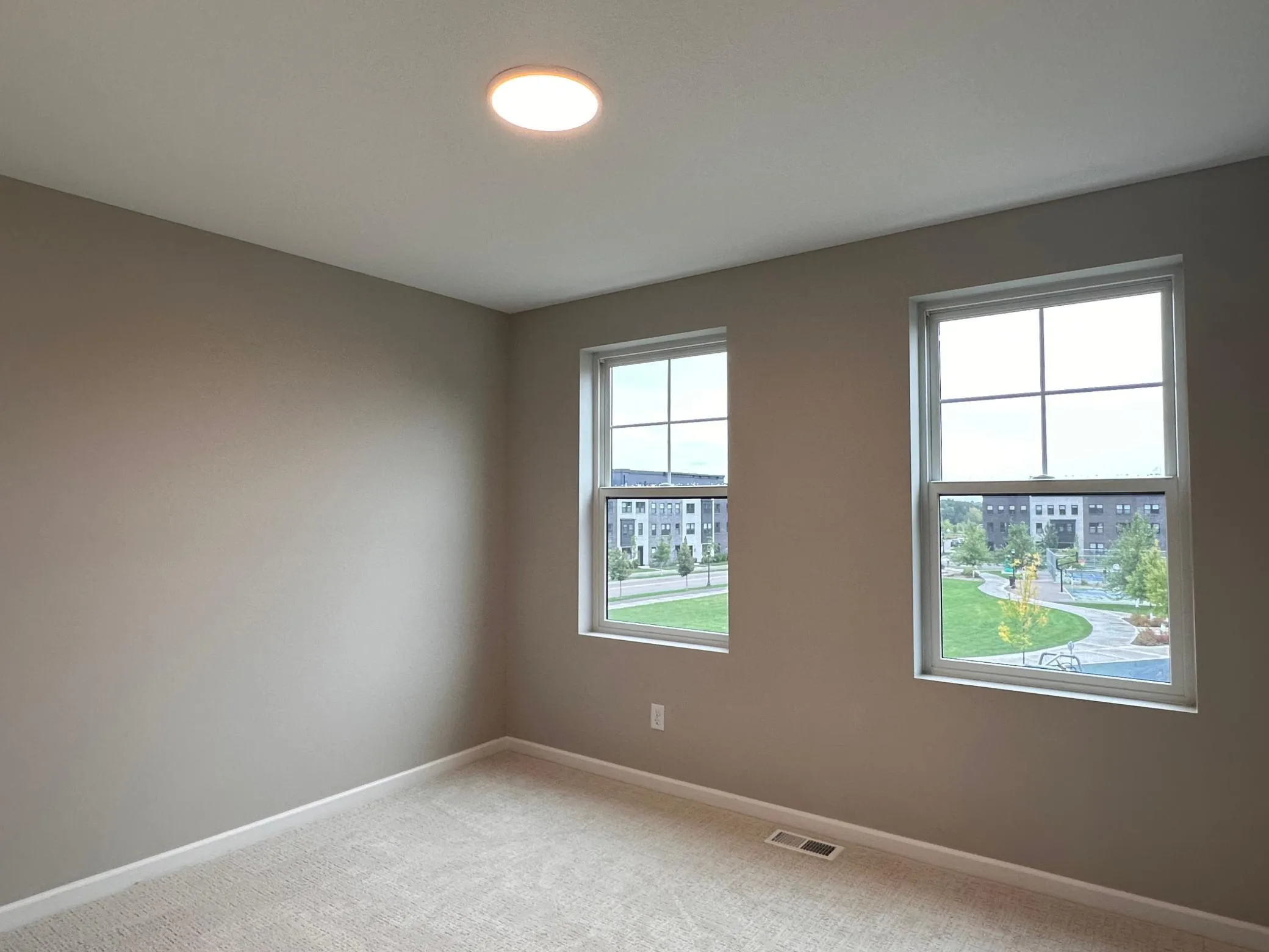 Photo 22 of 2277 Beechwood Avenue