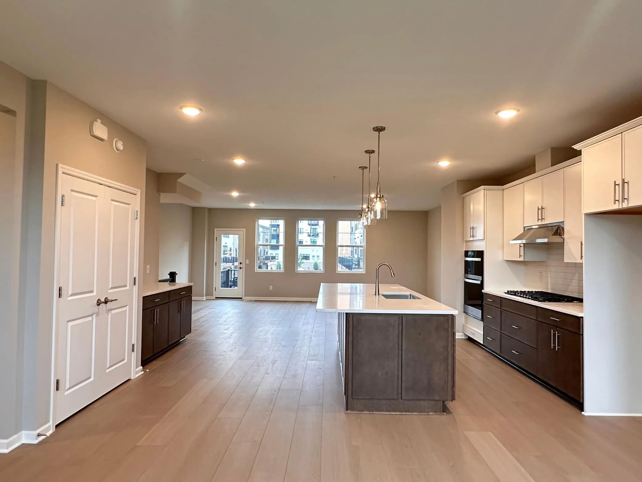 Photo 16 of 2277 Beechwood Avenue