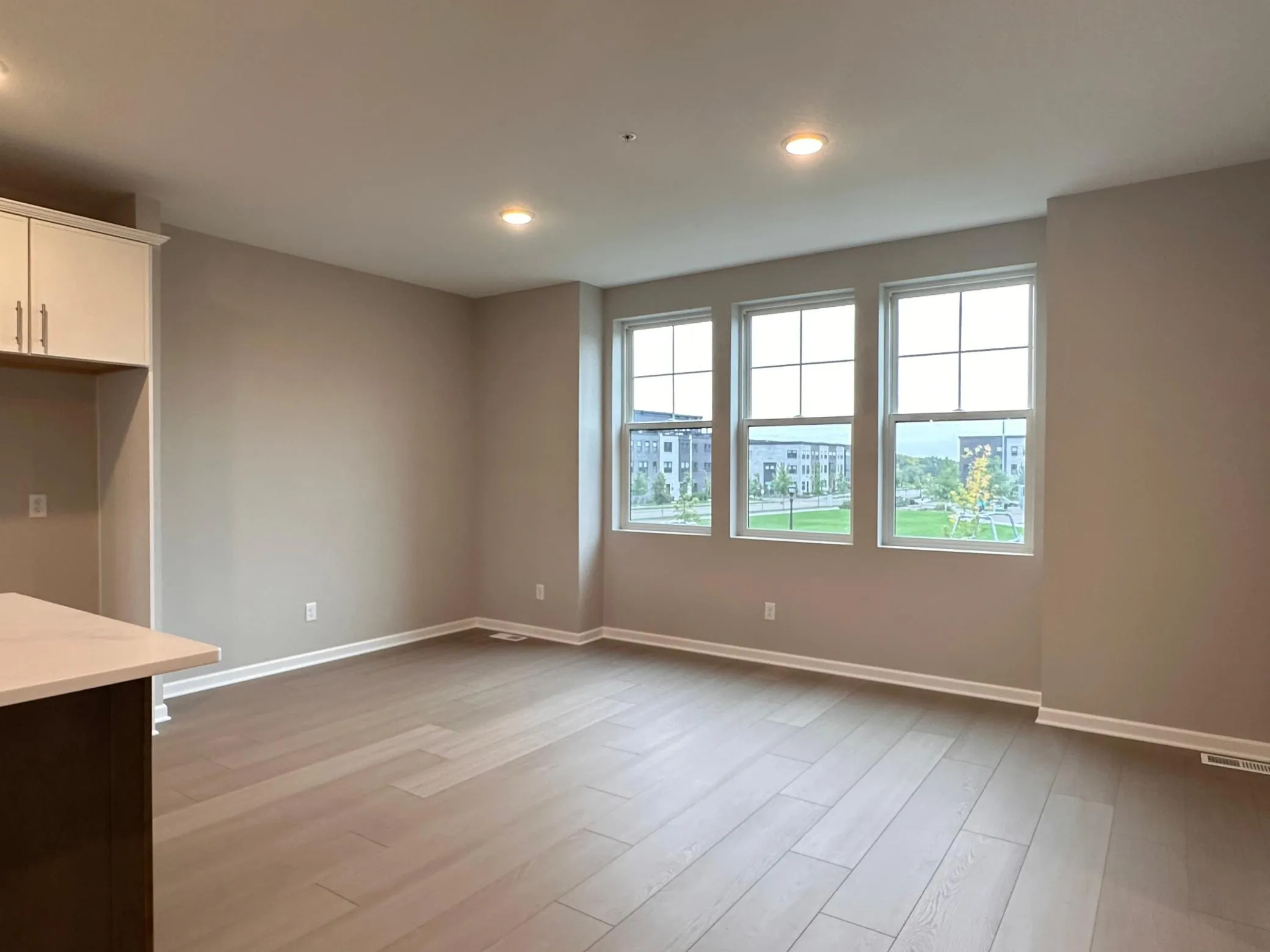 Photo 15 of 2277 Beechwood Avenue