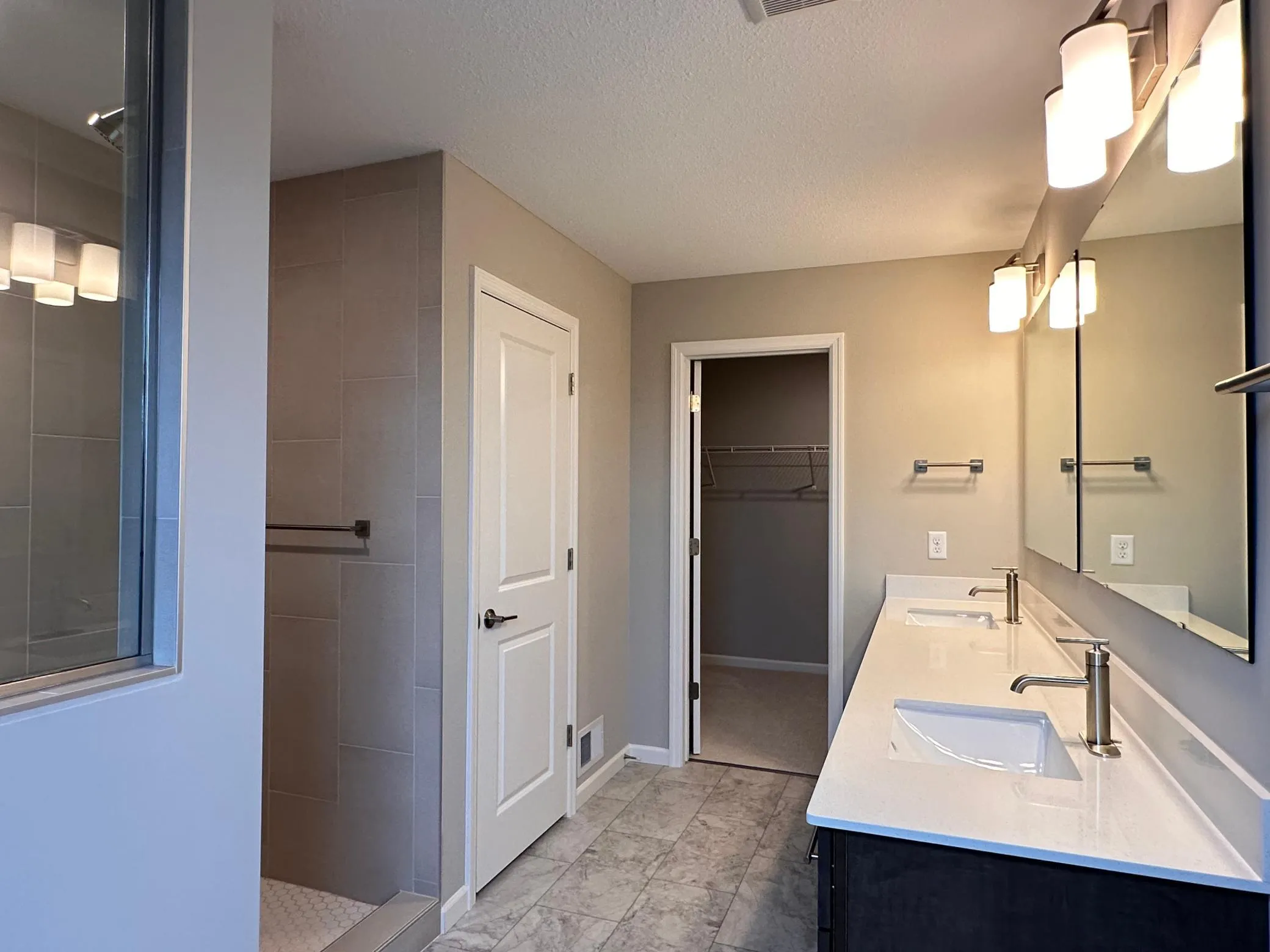 Photo 20 of 2277 Beechwood Avenue