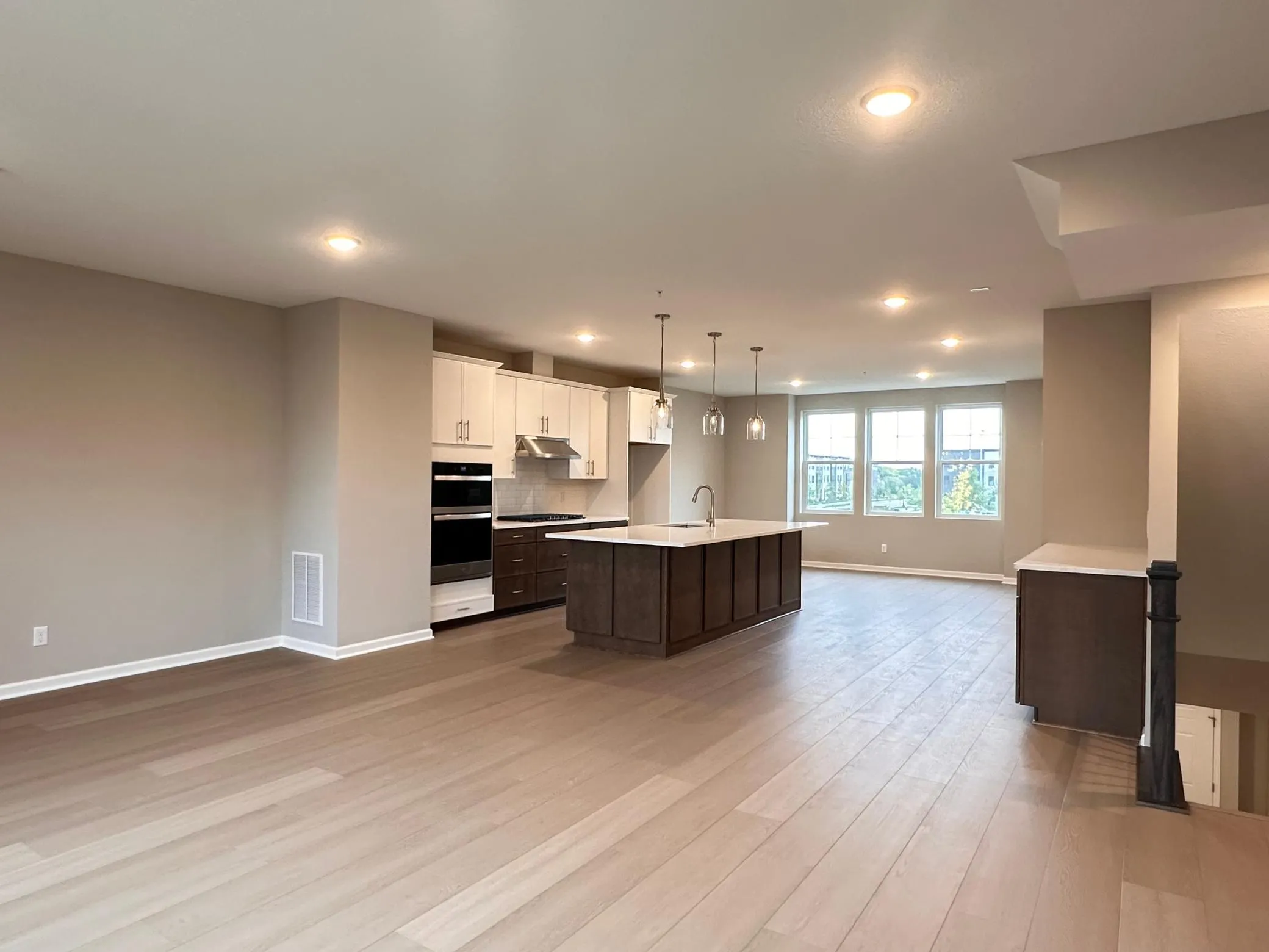 Photo 12 of 2277 Beechwood Avenue