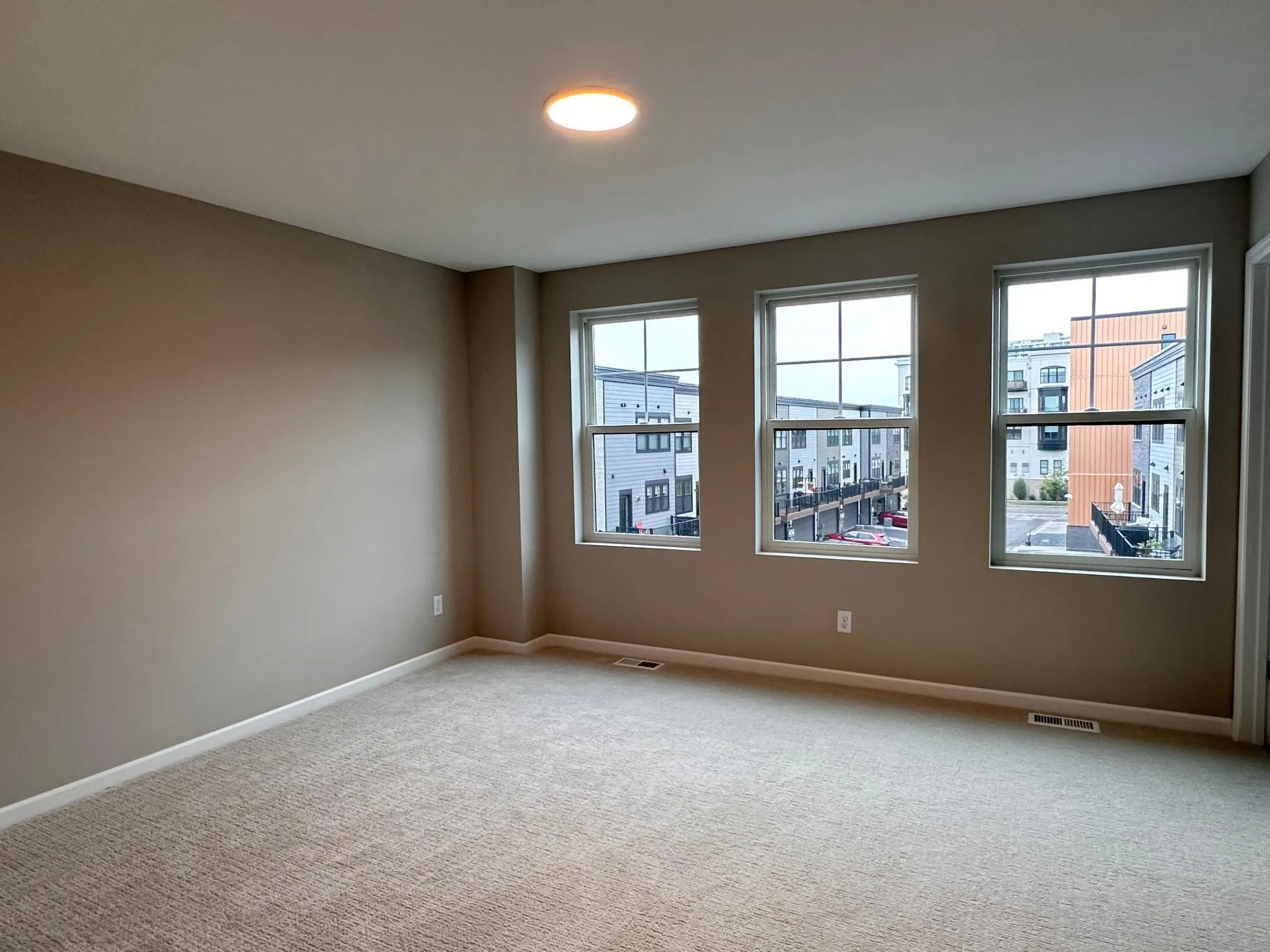 Photo 18 of 2277 Beechwood Avenue