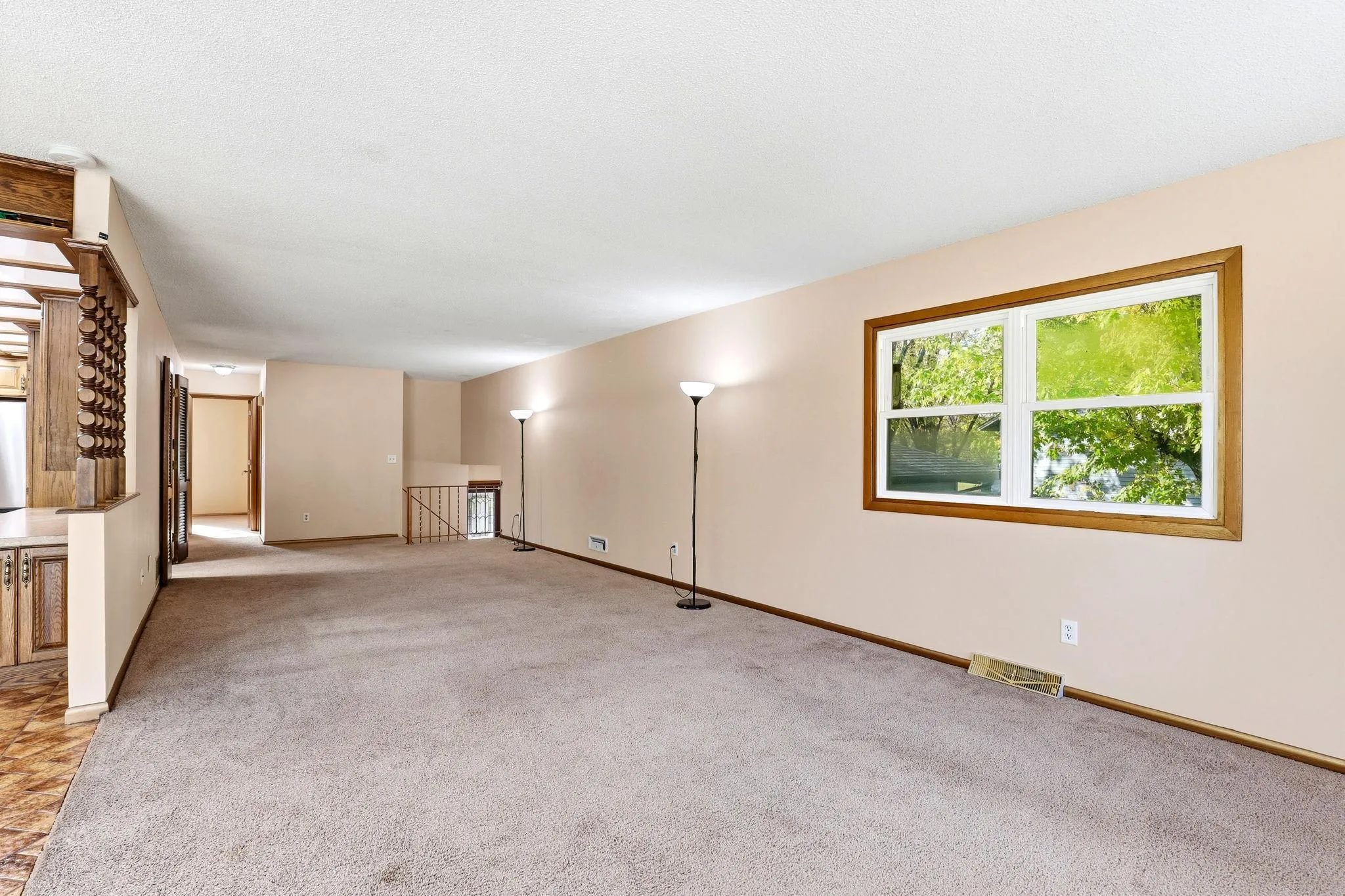 Photo 7 of 10857 Hollywood Nw Boulevard