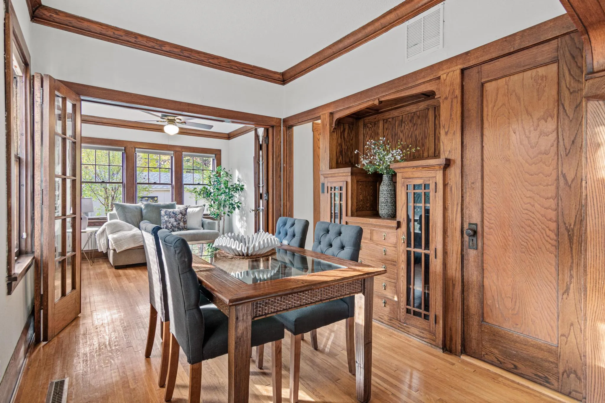Photo 5 of 1760 Palace Avenue