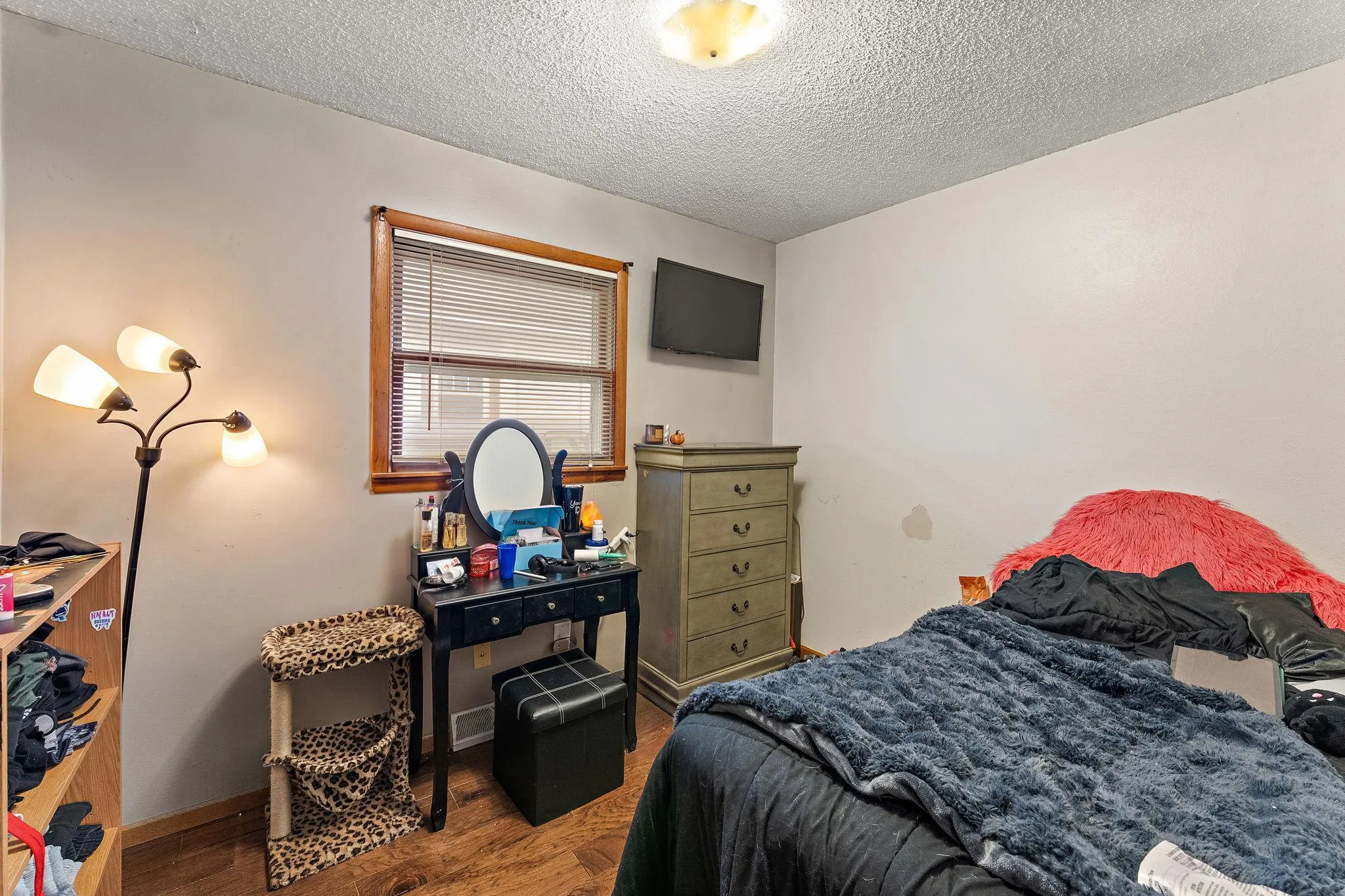 Photo 9 of 828 Deppe Street