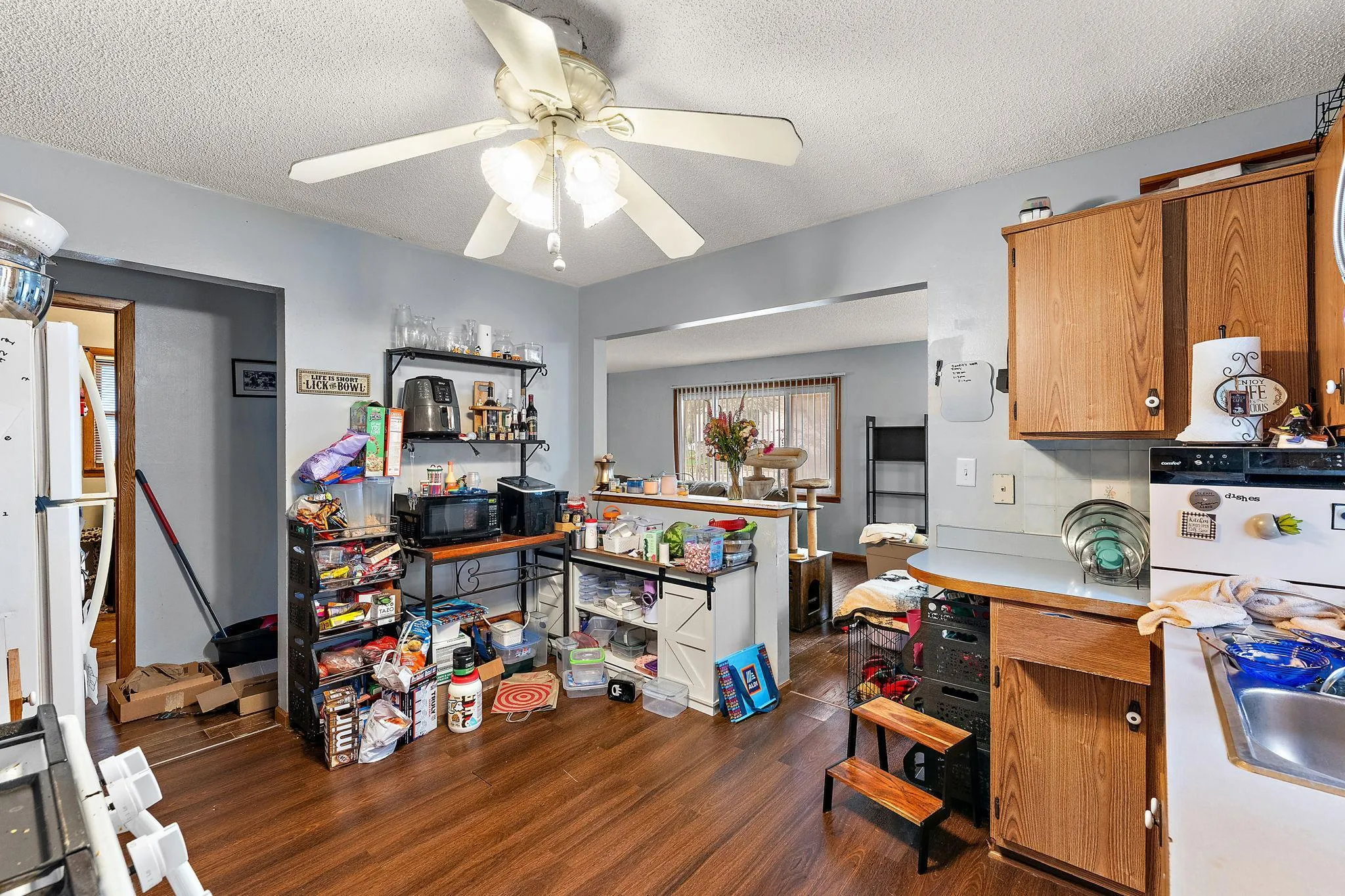 Photo 7 of 828 Deppe Street