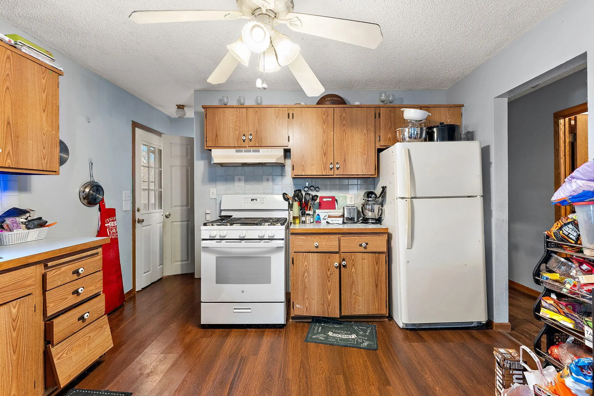 Photo 6 of 828 Deppe Street