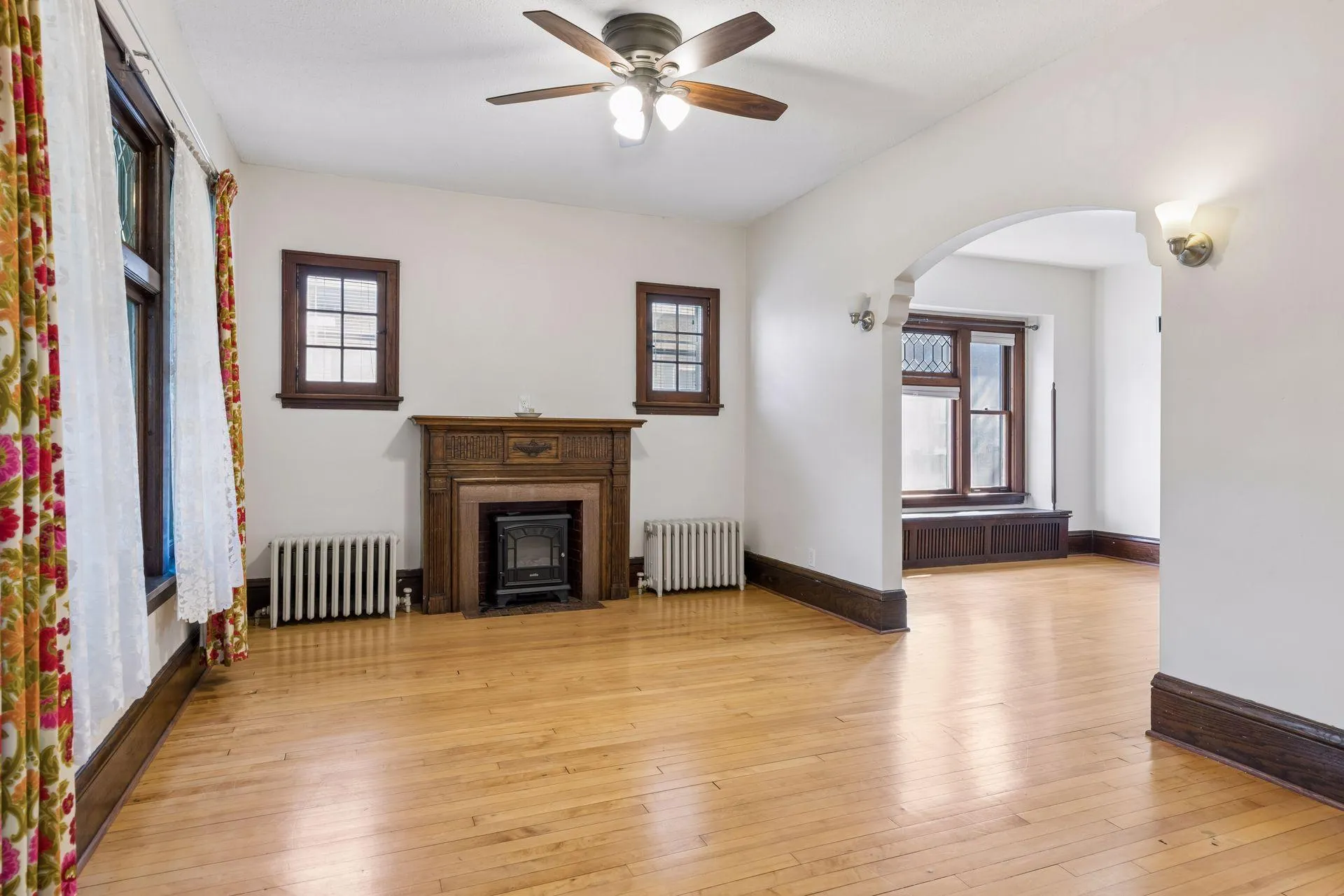 Photo 6 of 4027 Penn N Avenue