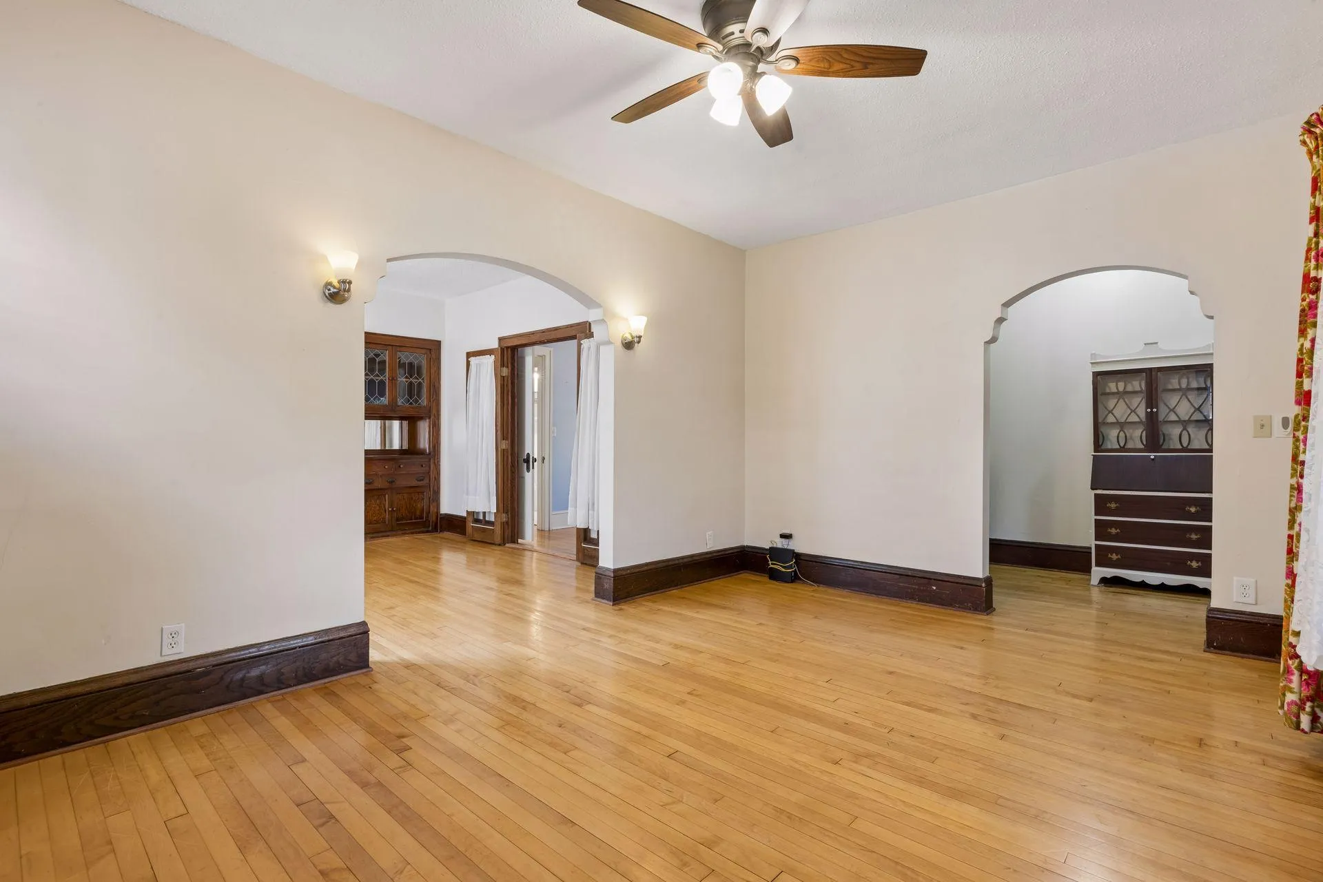 Photo 8 of 4027 Penn N Avenue