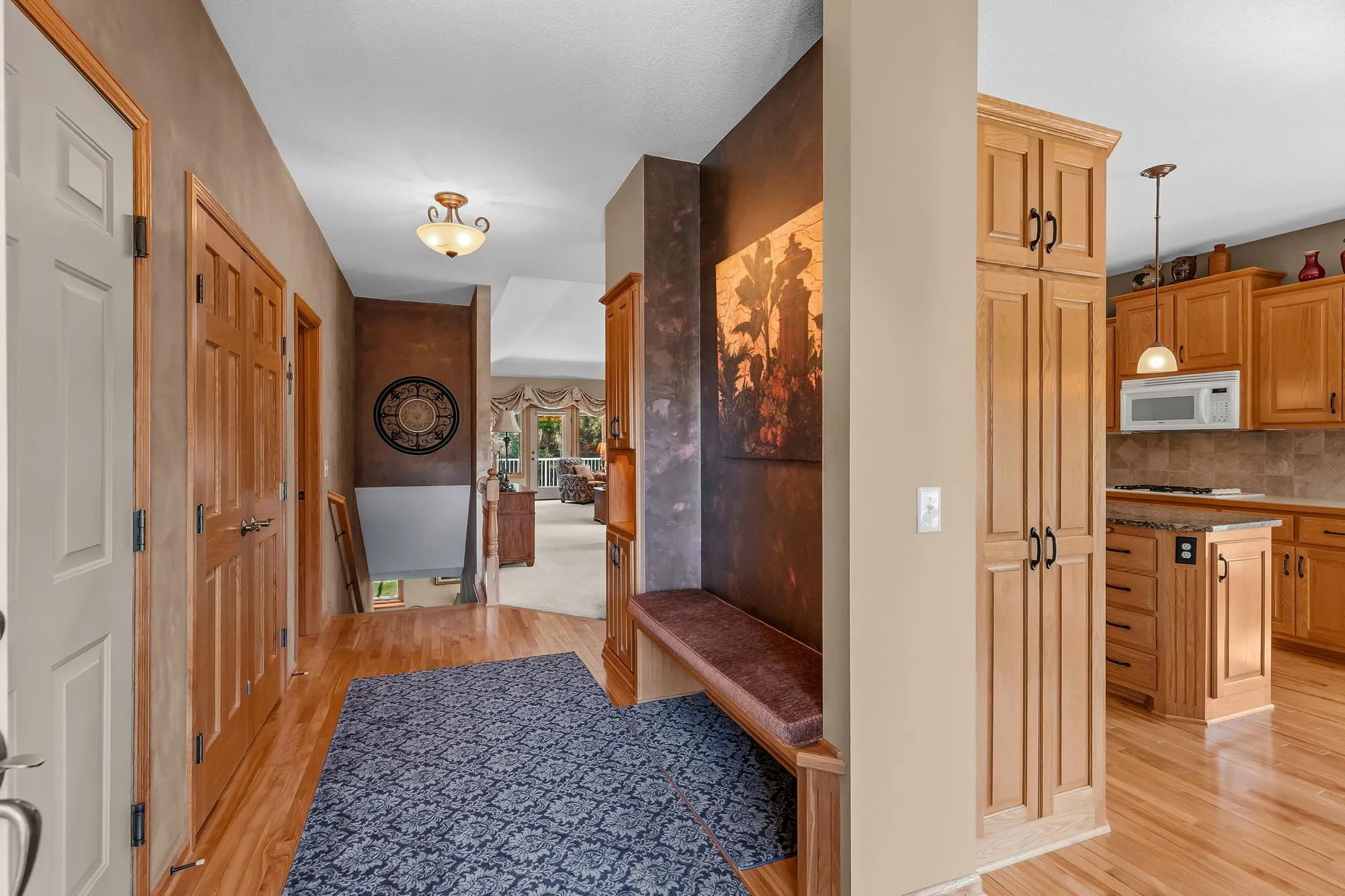 Photo 5 of 14329 Rochester Ne Street