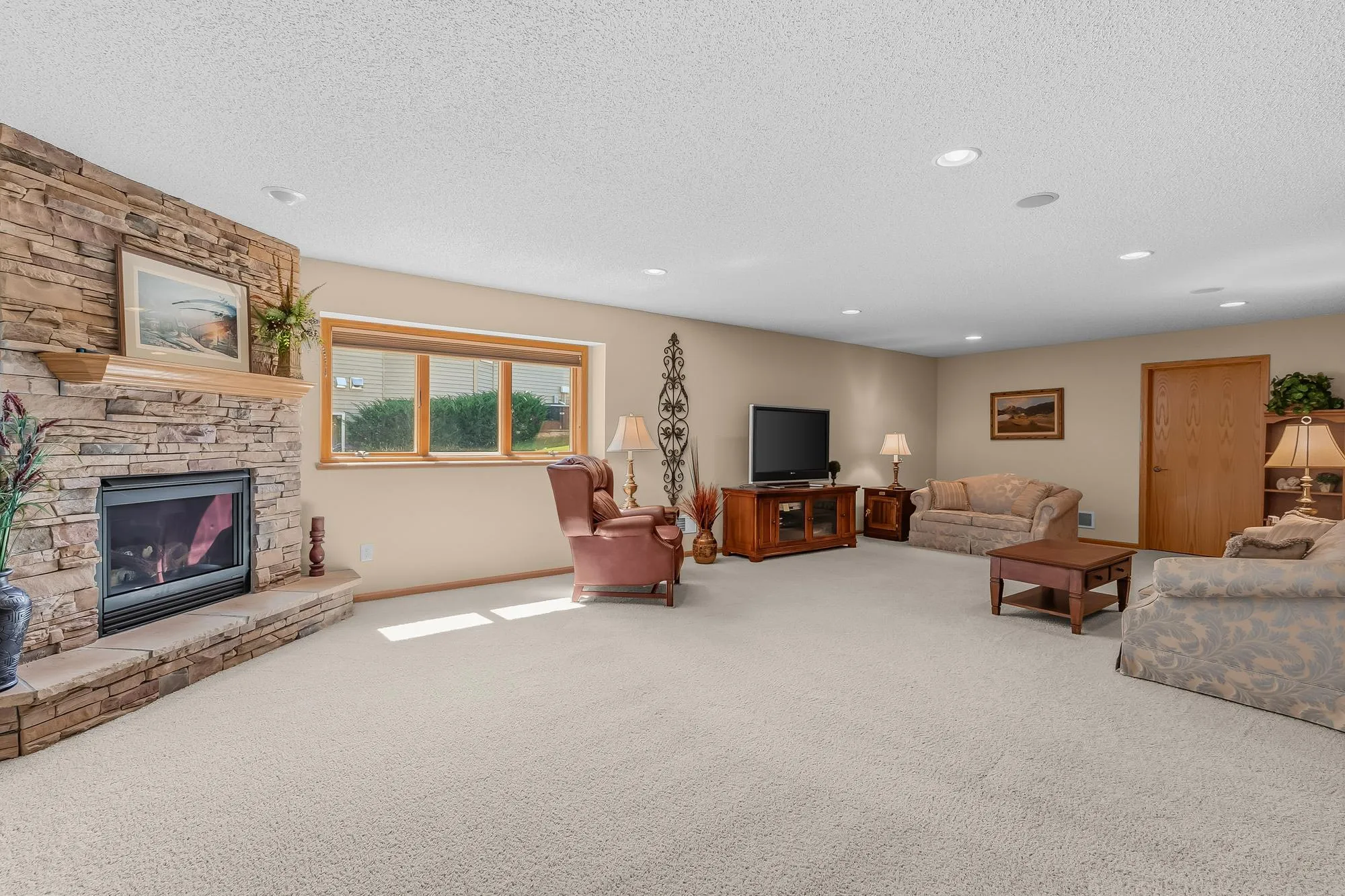 Photo 31 of 14329 Rochester Ne Street