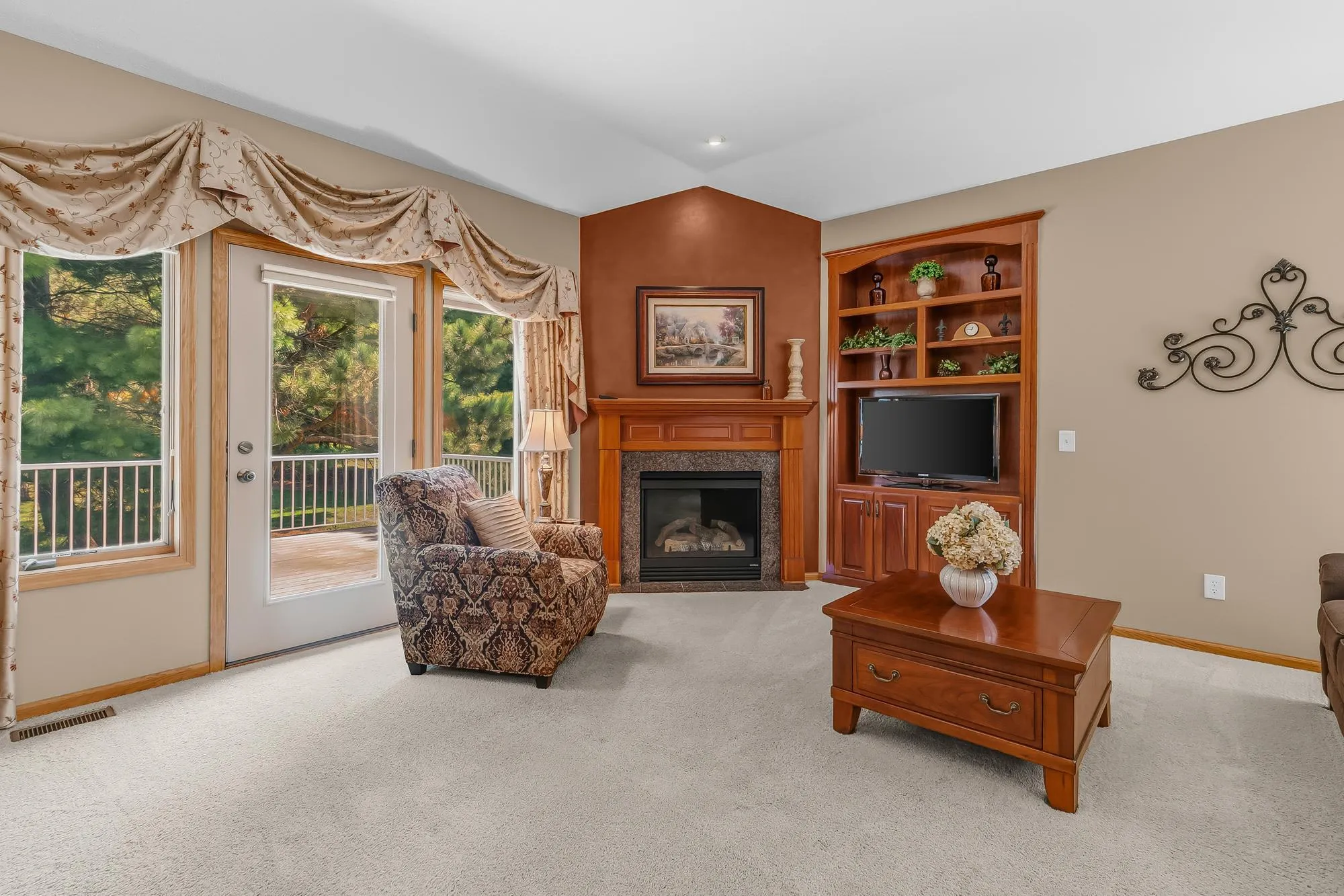 Photo 11 of 14329 Rochester Ne Street