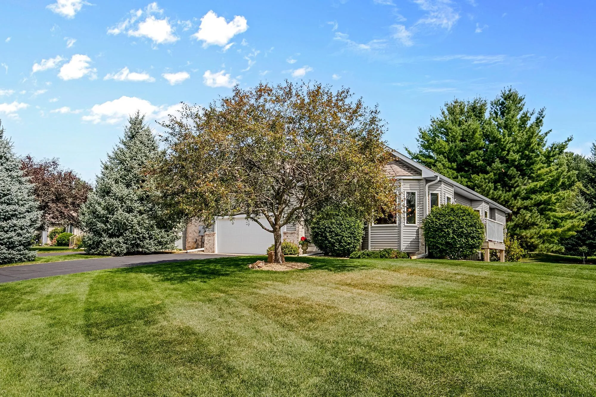 Photo 3 of 14329 Rochester Ne Street