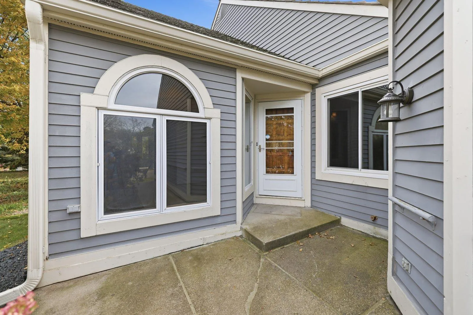 Photo 2 of 11061 Hyland Terrace