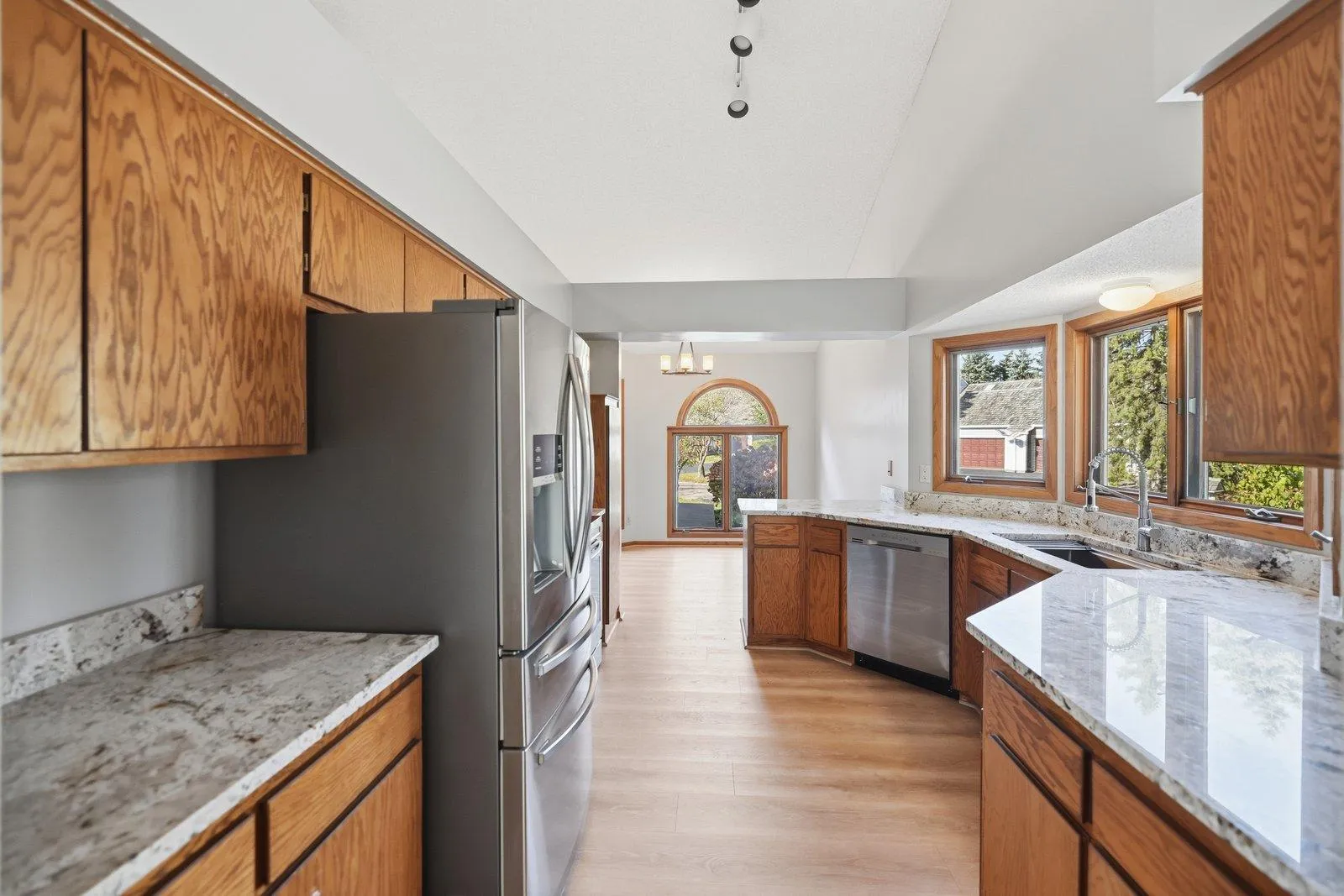 Photo 6 of 11061 Hyland Terrace